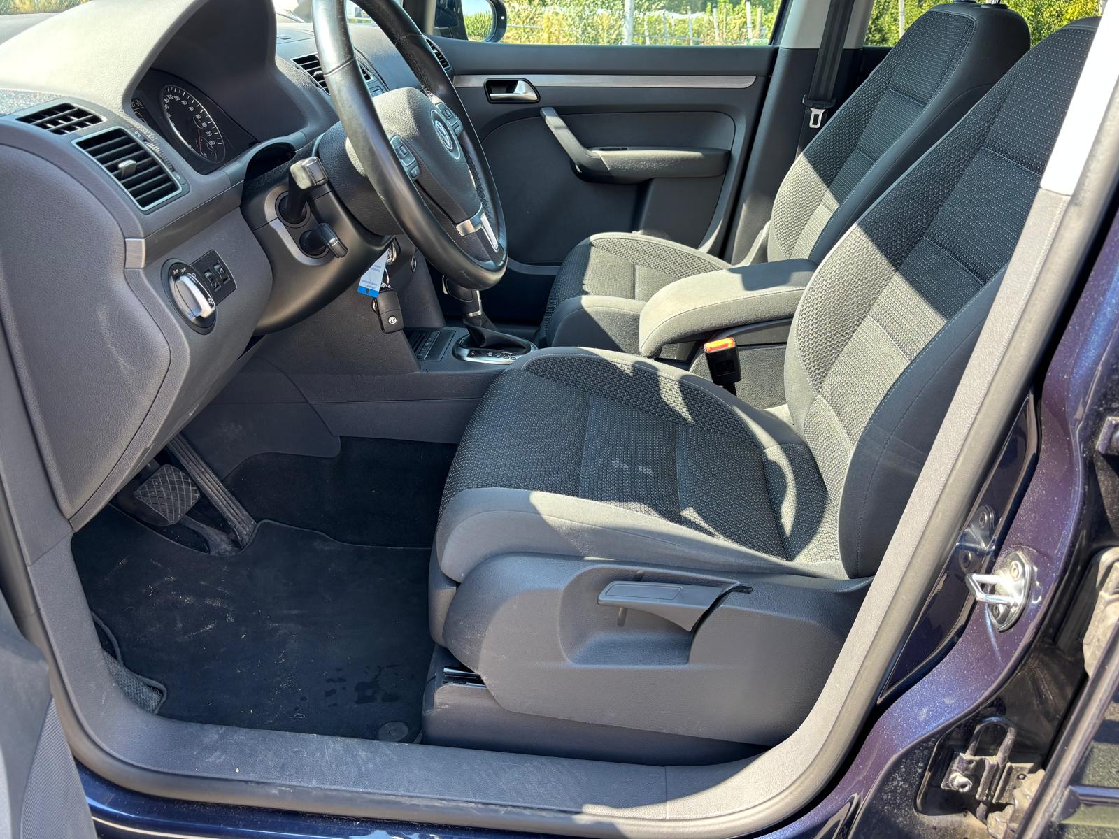 VW Touran 1.6 TDI Comfortline DSG-image-9