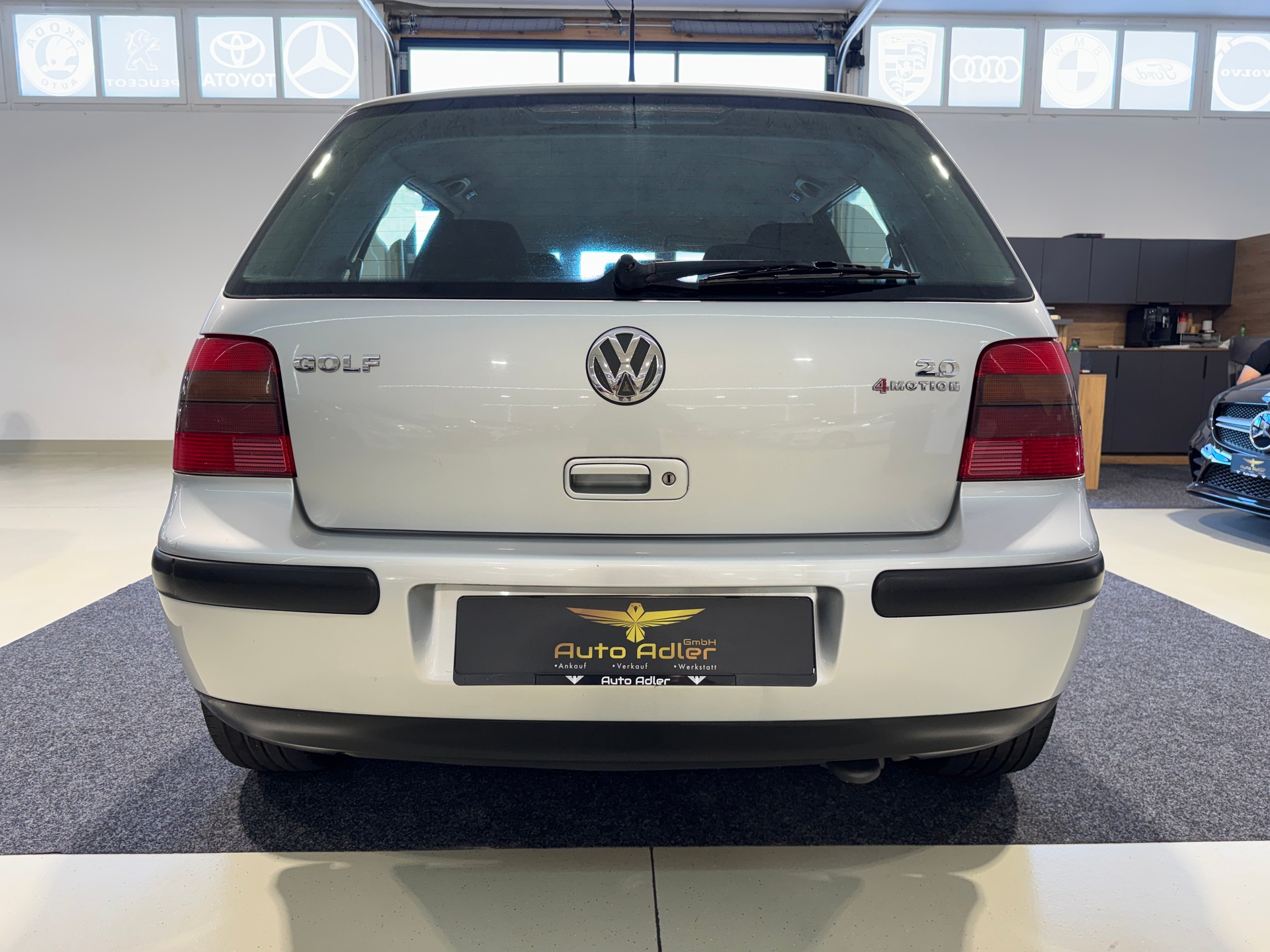 VW Golf Variant 2.0 Pacific 4Motion-image-5