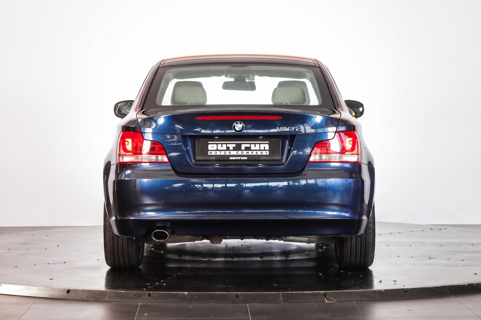BMW 120d Coupé Steptronic-showroom-element-2