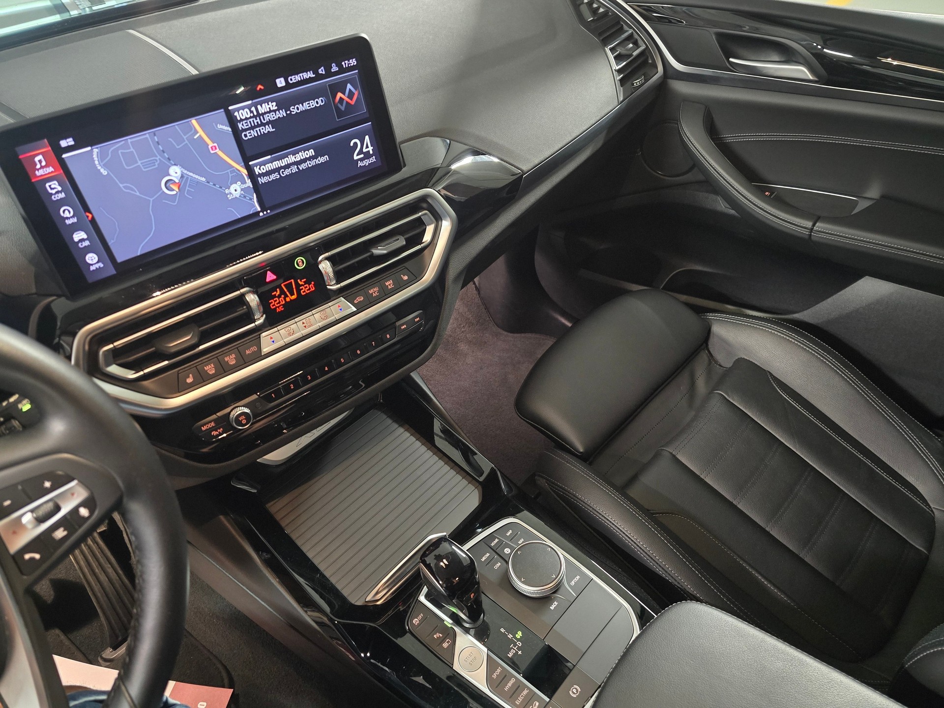 BMW X3 xDrive 30e CH-Fahrzeug-image-16