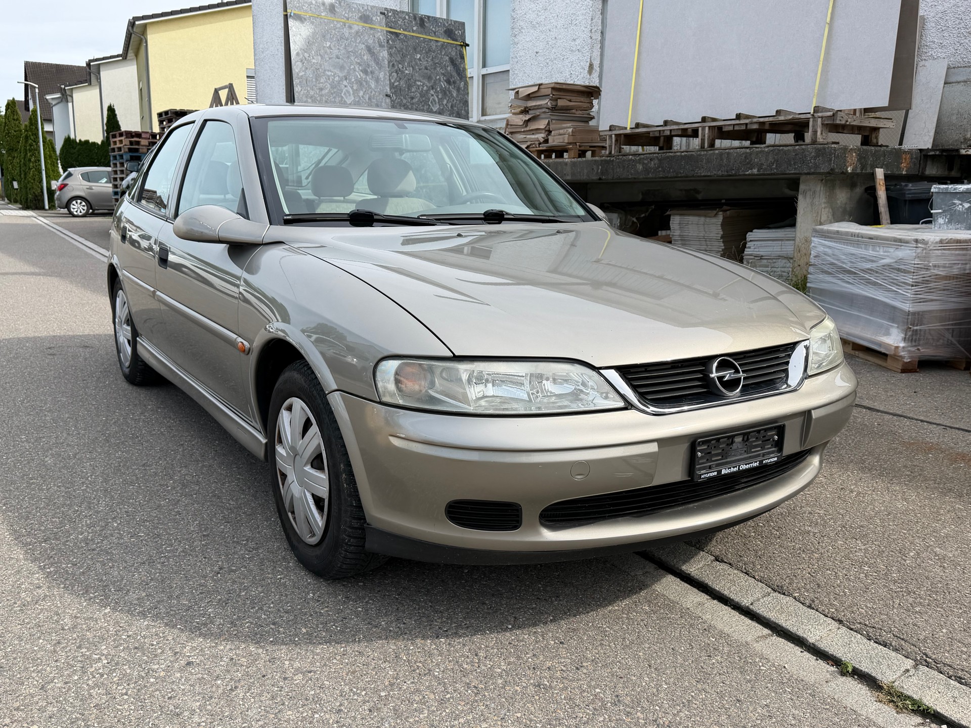 OPEL Vectra 1.8i 16V Club