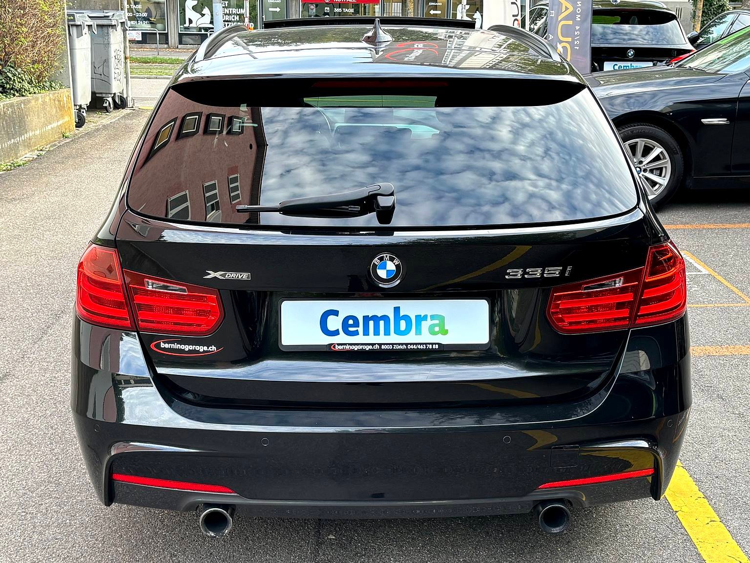 BMW 335i xDrive Touring M Sport Steptronic SAG-showroom-element-2