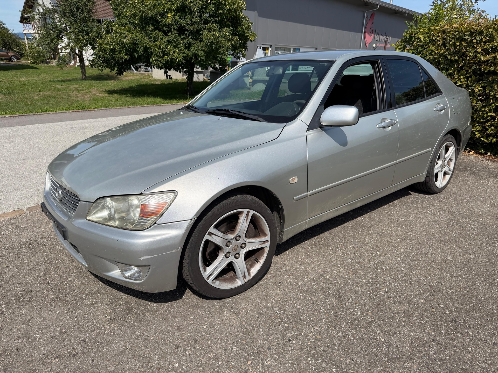LEXUS IS 200