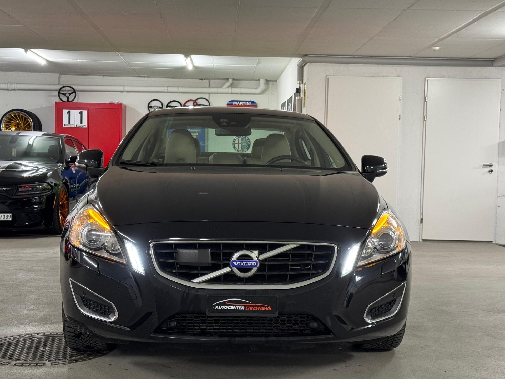VOLVO S60 T5 Summum Powershift 1-Hand-image-1
