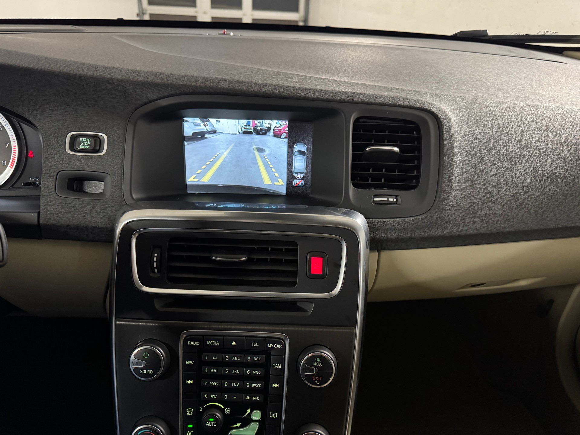 VOLVO S60 T5 Summum Powershift 1-Hand-image-13
