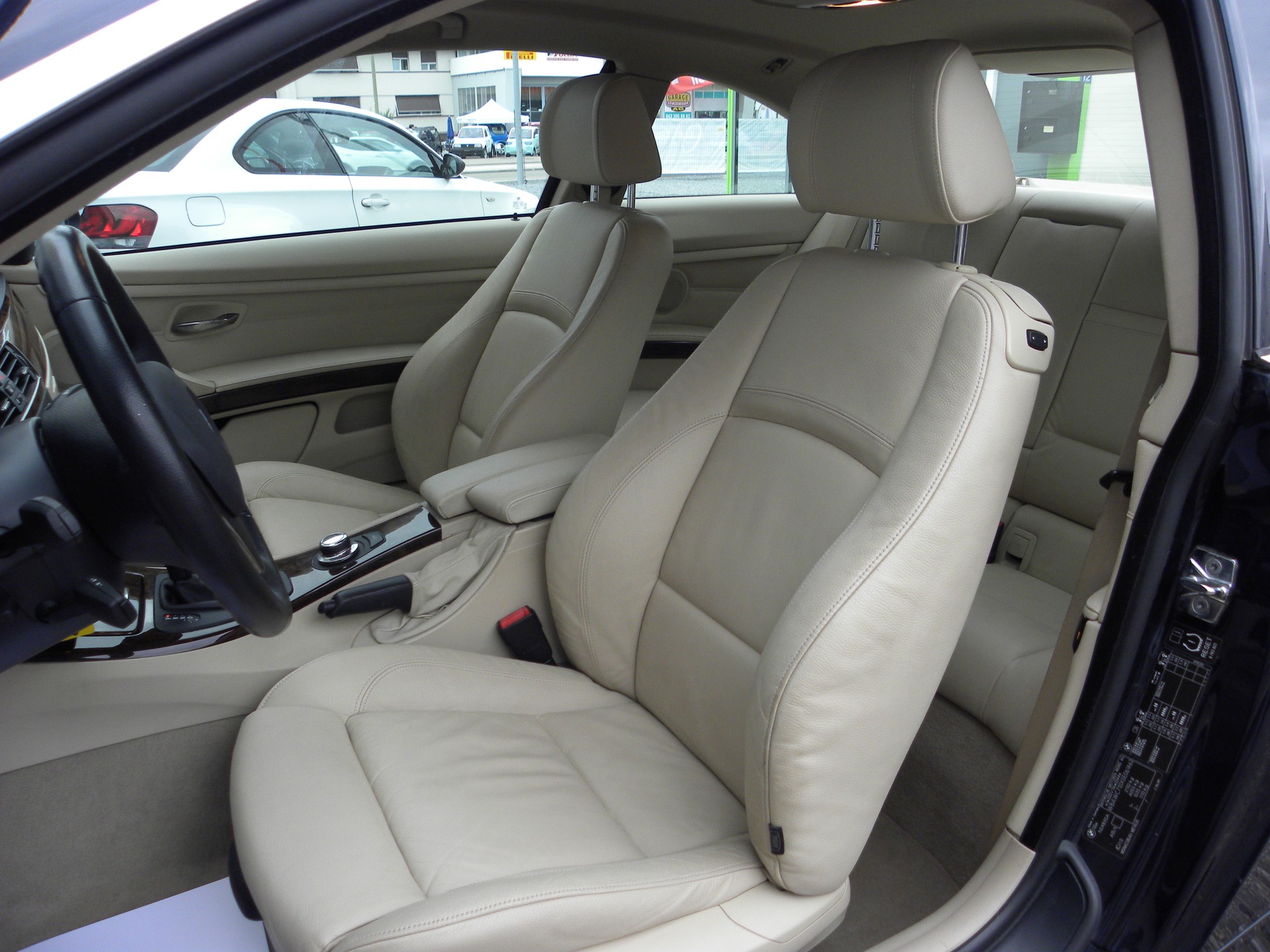BMW 335i xDrive Coupé Steptronic-image-6