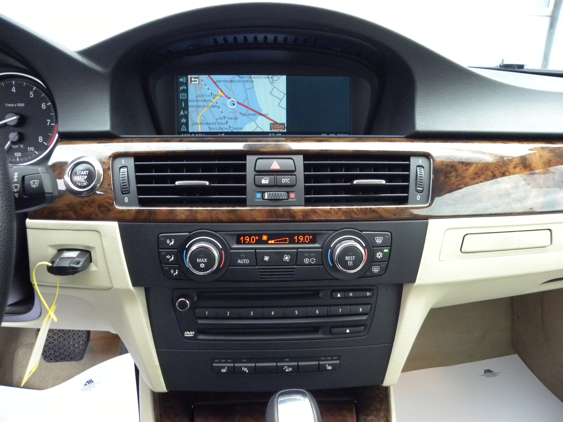 BMW 335i xDrive Coupé Steptronic-image-8