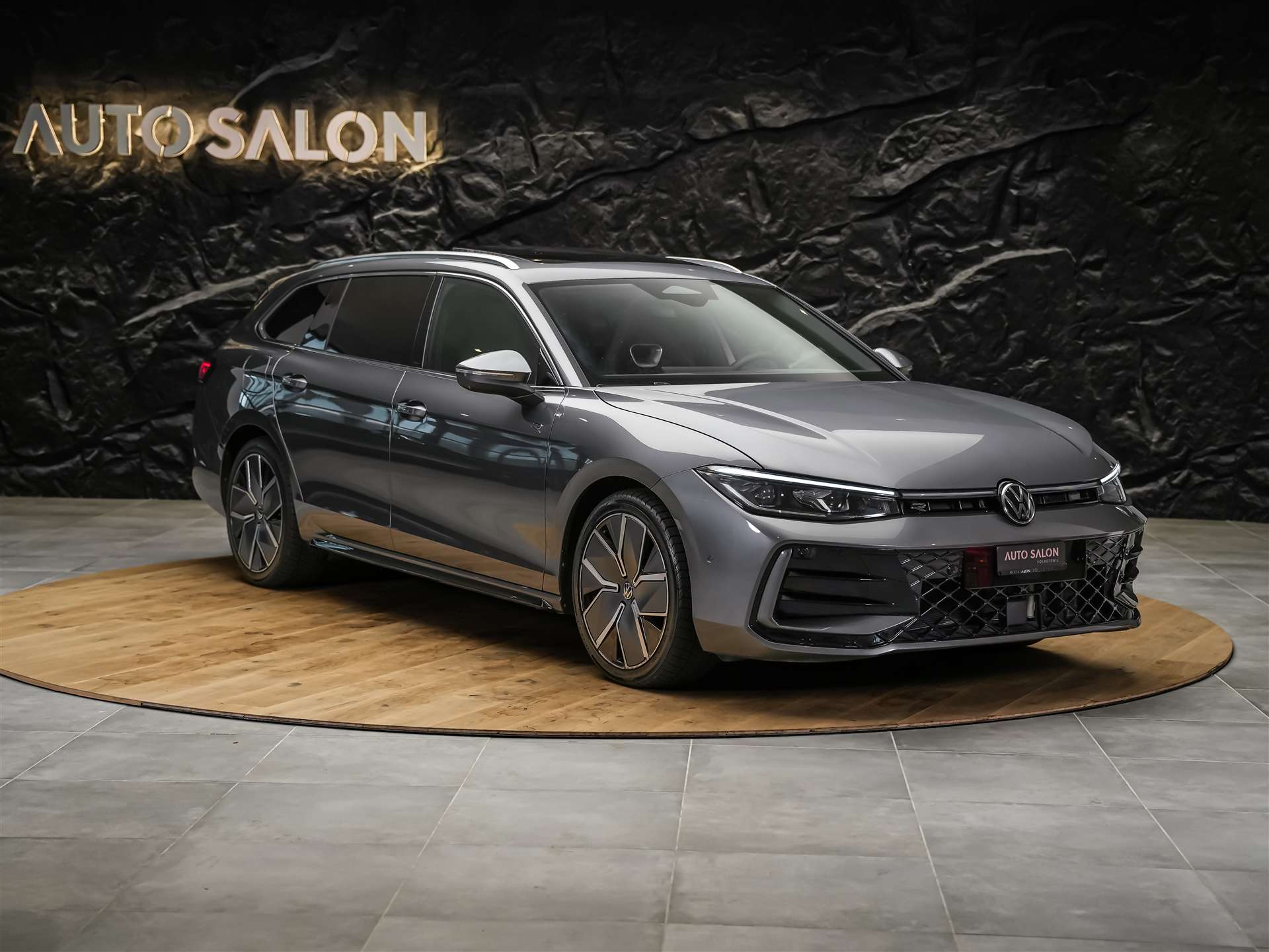 VW Passat Variant 2.0 TSI evo4 R-Line 4 Motion DSG *Facelift*Werksgarantie*Panorama*Massage*AHK*-image-6