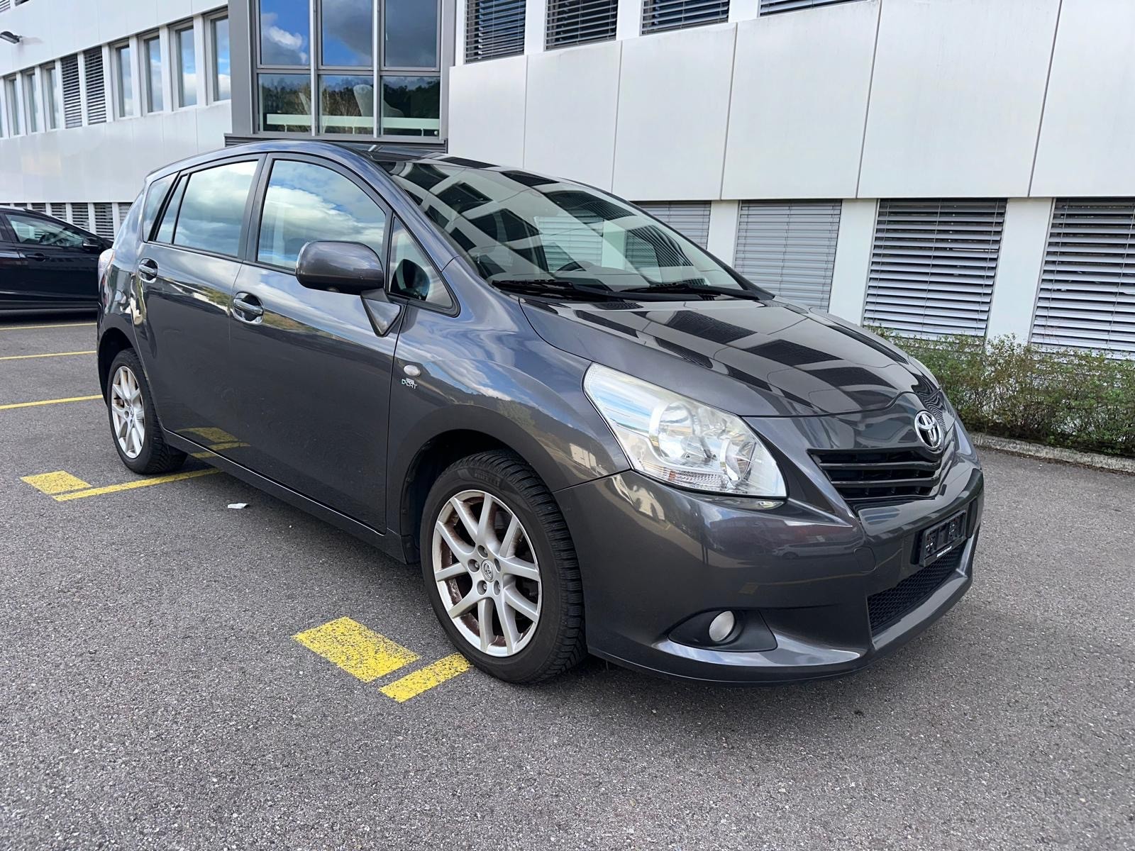 TOYOTA Verso 2.2 D-CAT Linea Sol-showroom-element-1