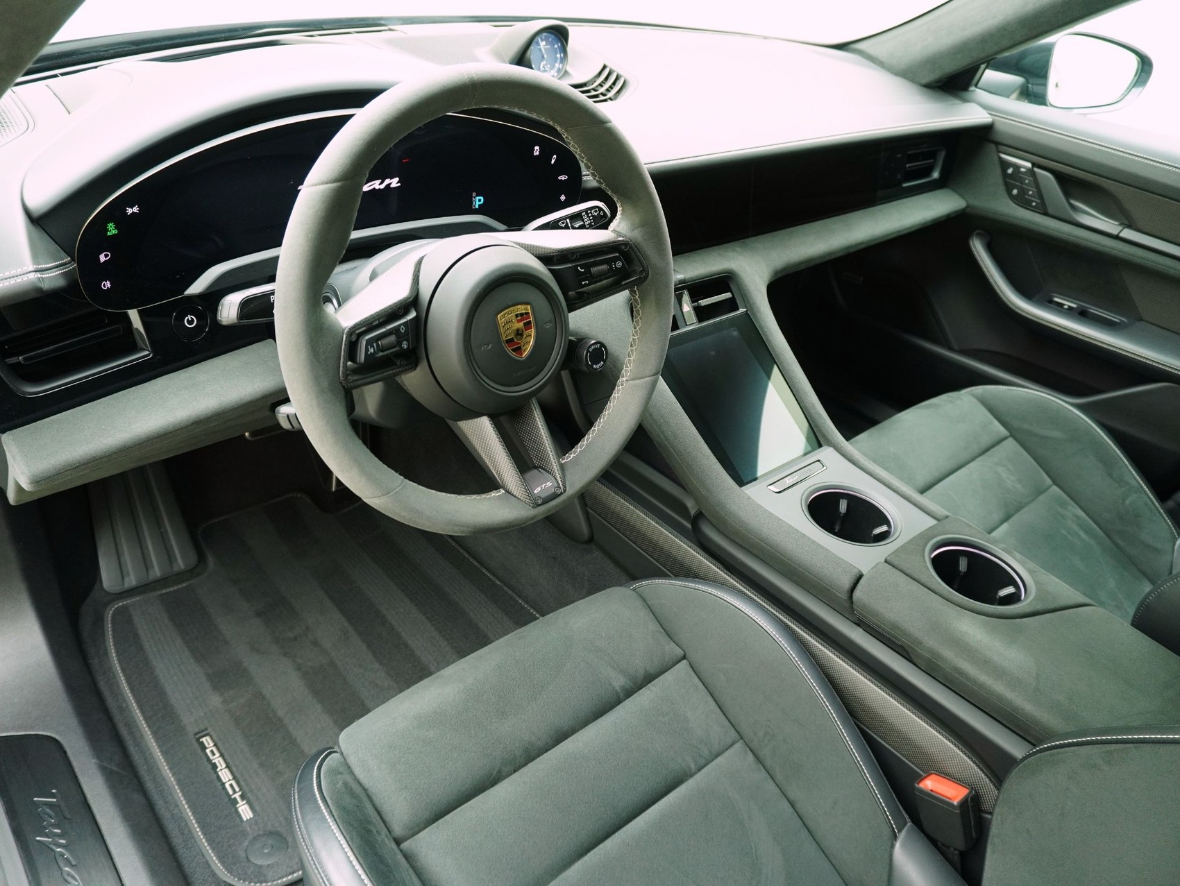 PORSCHE Taycan Sport Turismo GTS-image-8