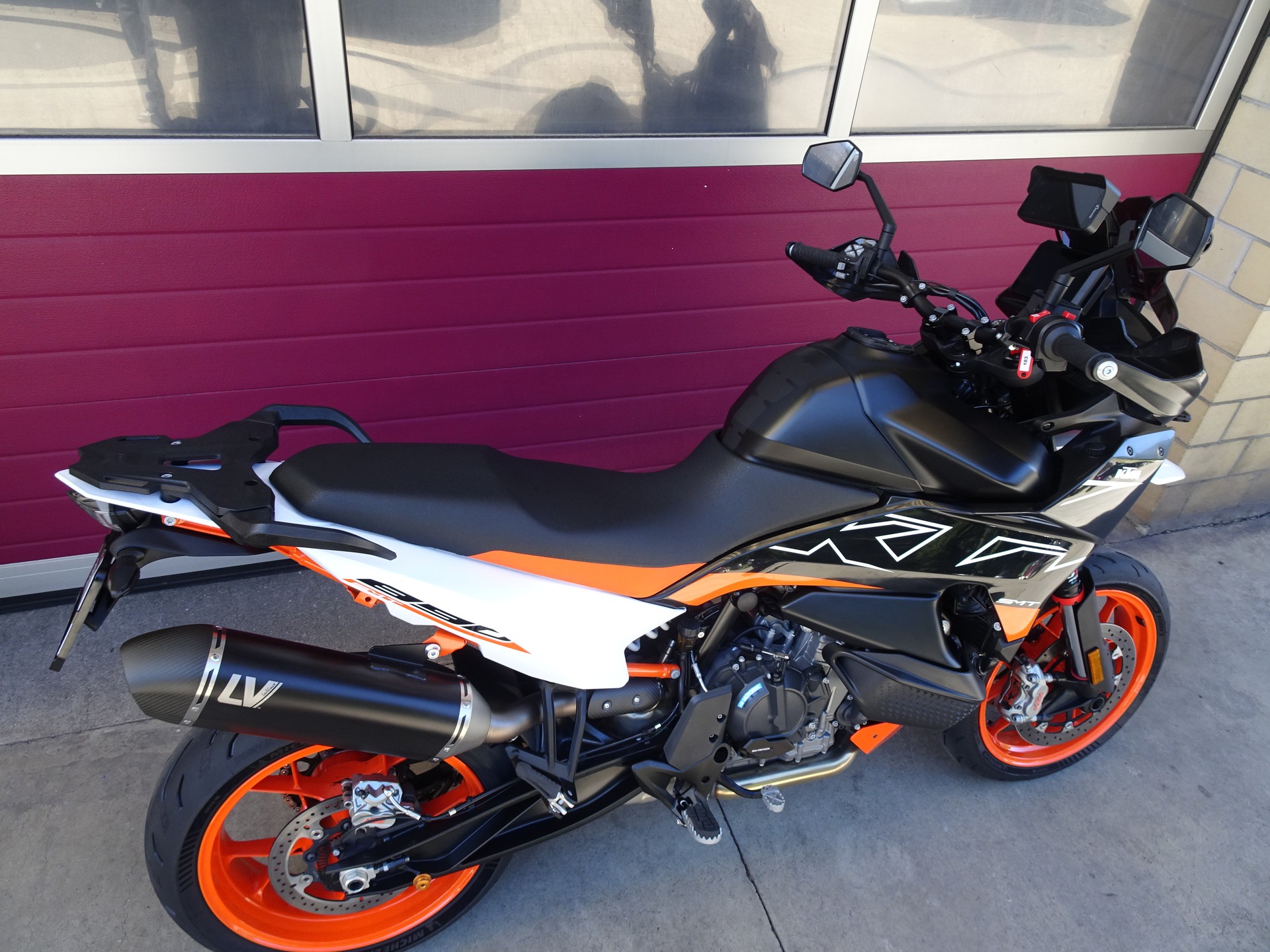 KTM 890 SMT-image-14