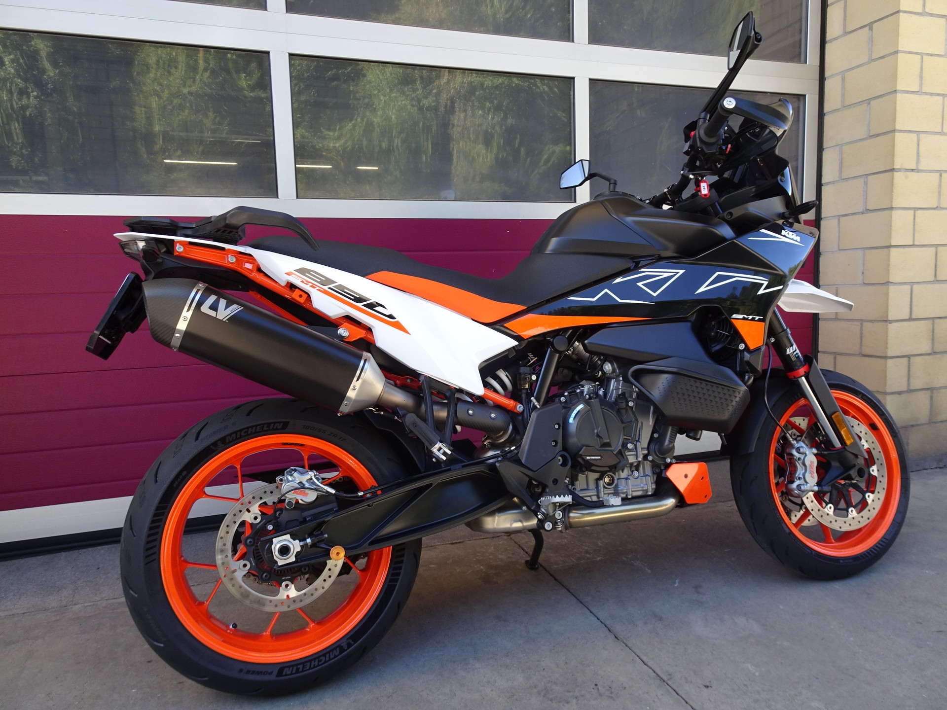 KTM 890 SMT-image-8