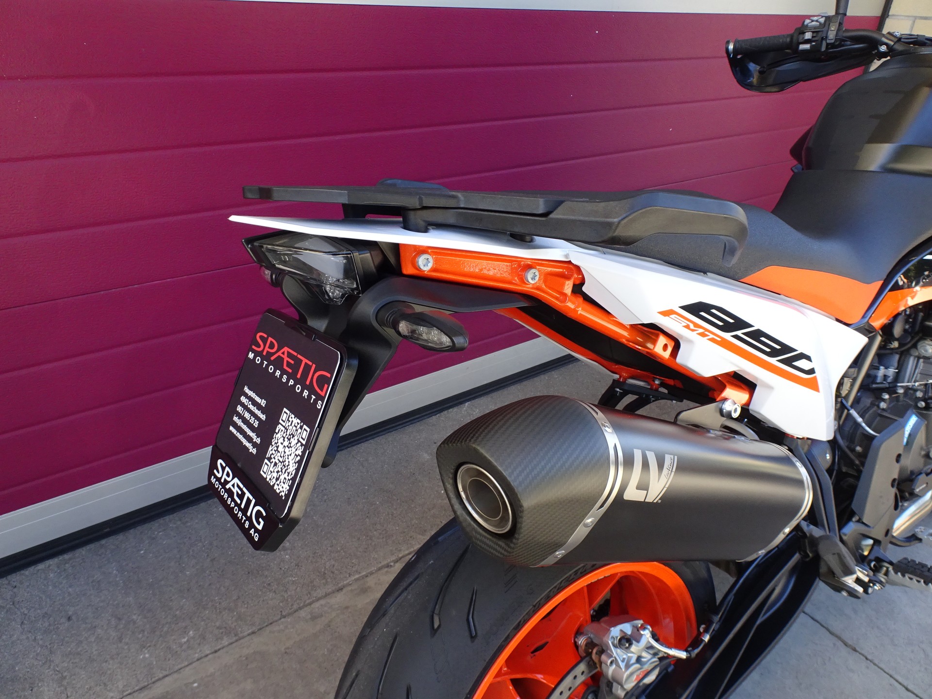 KTM 890 SMT-image-7