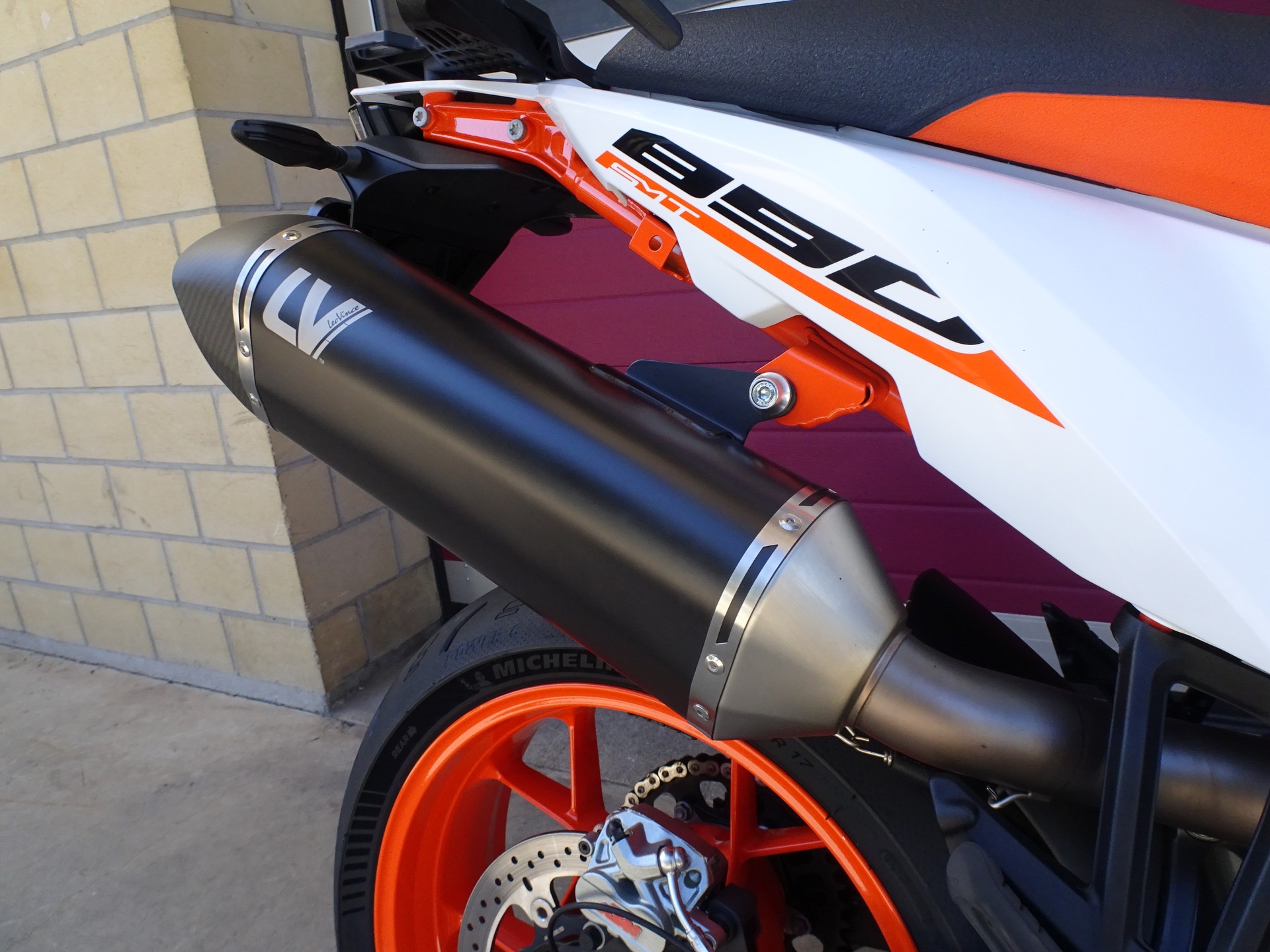 KTM 890 SMT-image-13