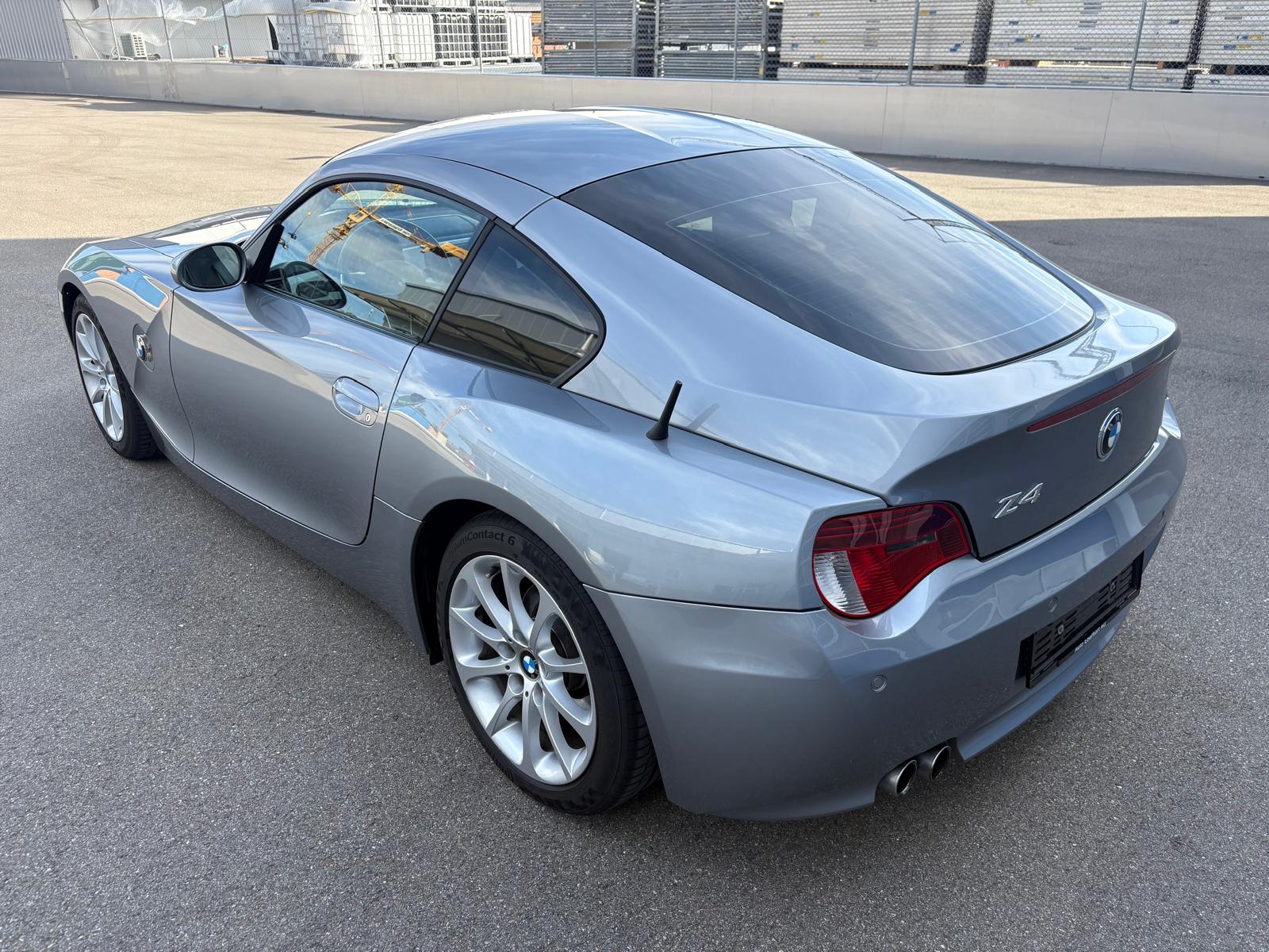 BMW Z4 3.0si Coupé-image-3