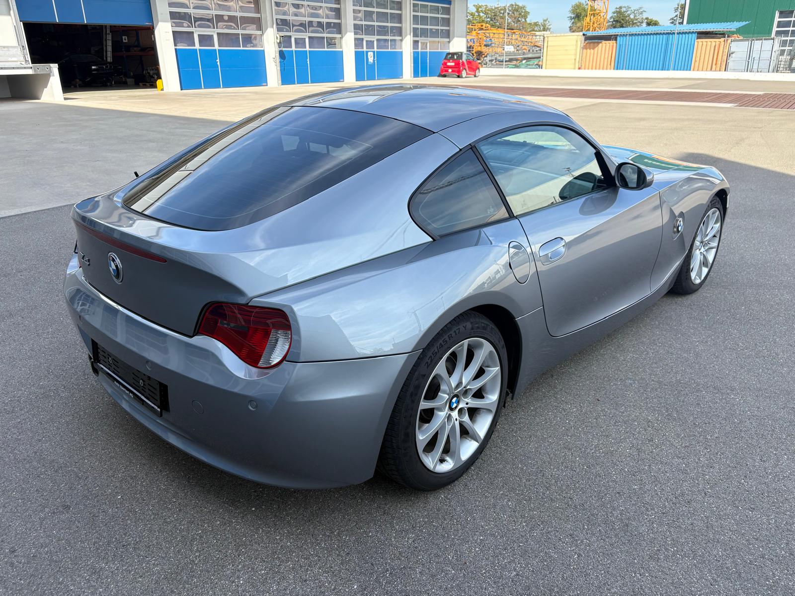 BMW Z4 3.0si Coupé-image-2