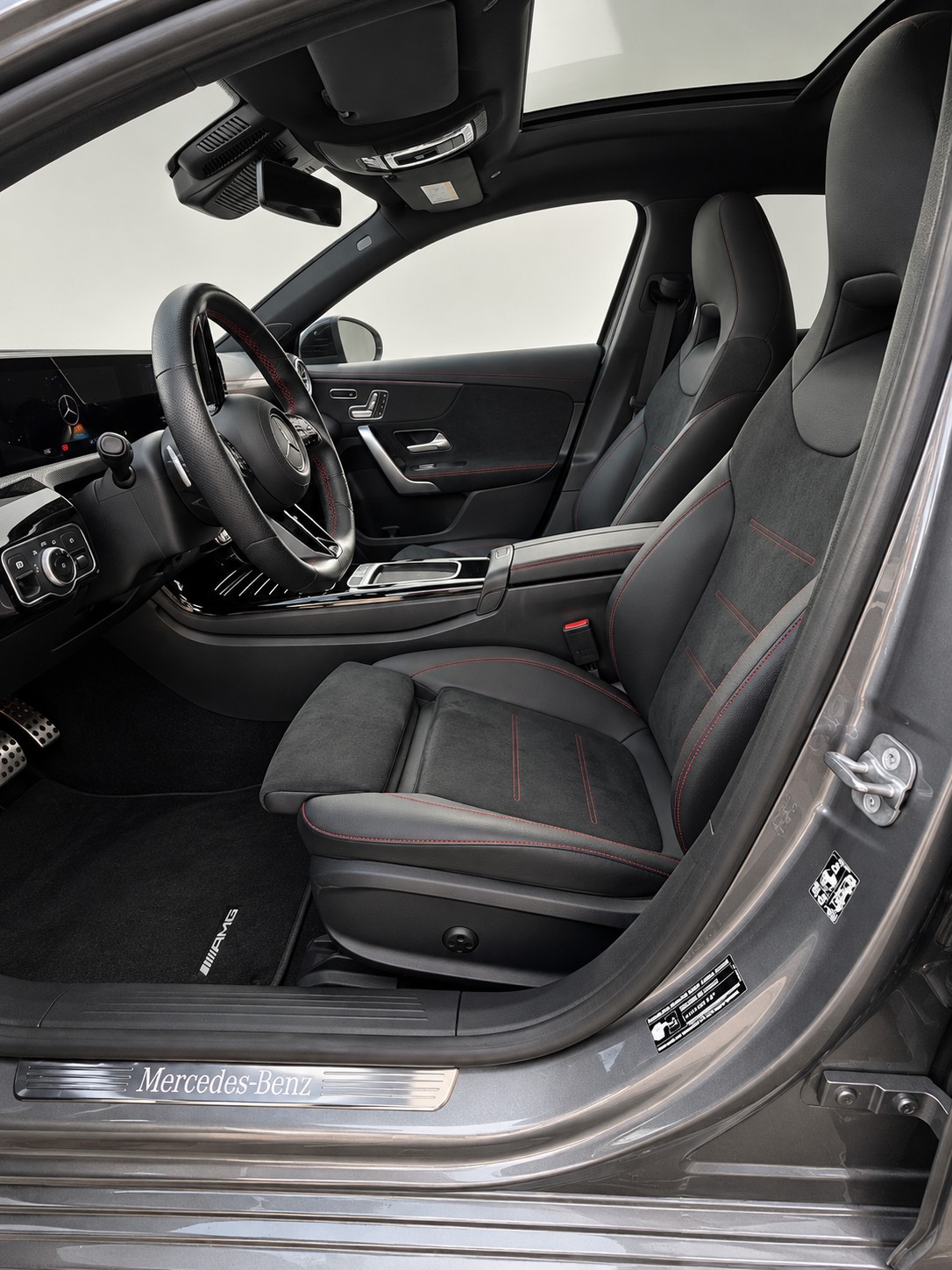 MERCEDES-BENZ A 200 AMG Line-image-3