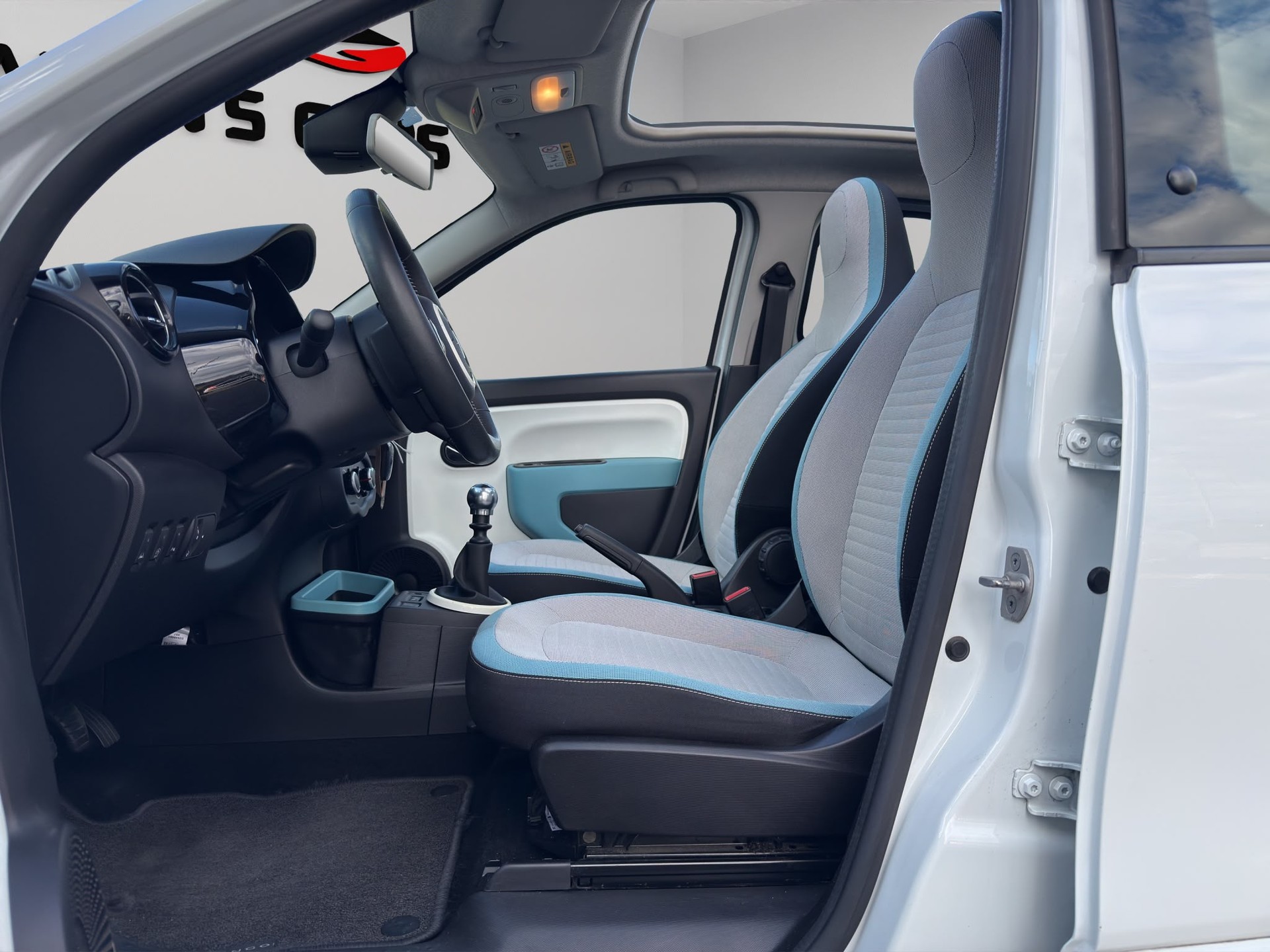 RENAULT Twingo 0.9 Liberty-image-10