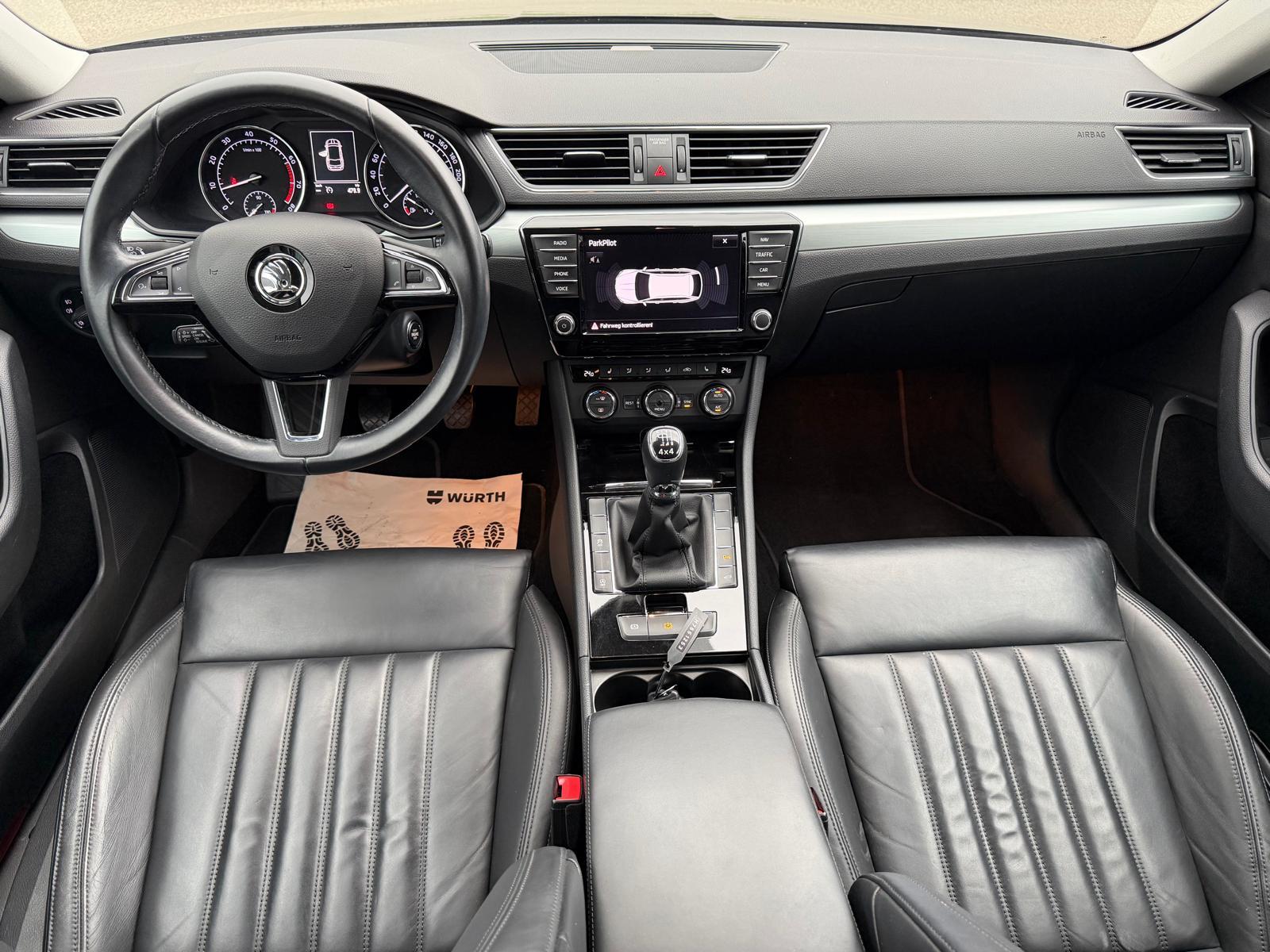 SKODA Superb Combi 1.4 TSI Style 4x4-image-9