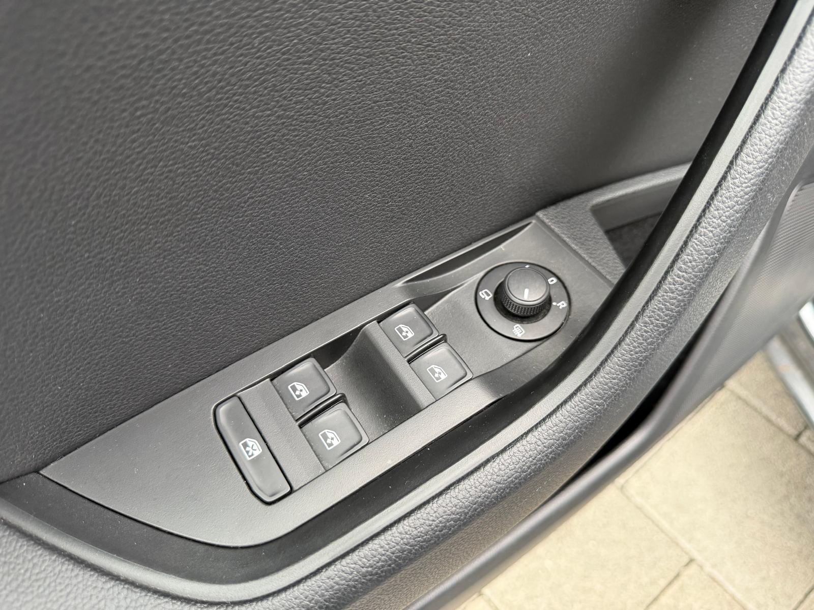 SKODA Superb Combi 1.4 TSI Style 4x4-image-17