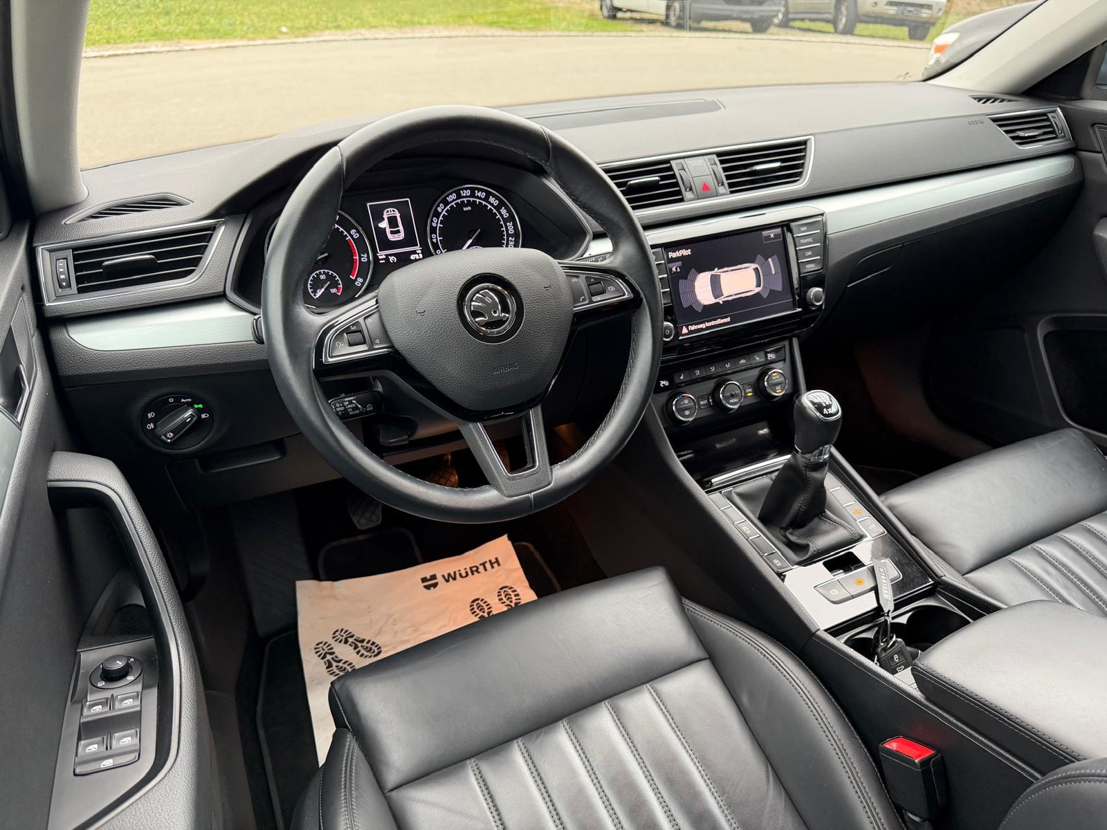 SKODA Superb Combi 1.4 TSI Style 4x4-image-7