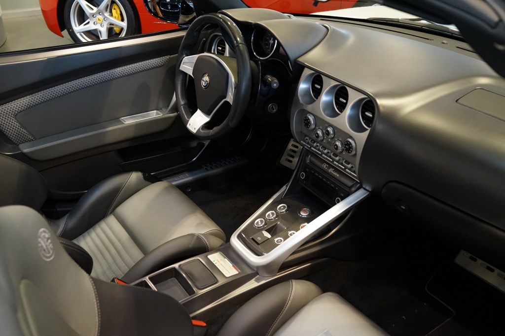 ALFA ROMEO 8C Competizione Spider-image-12