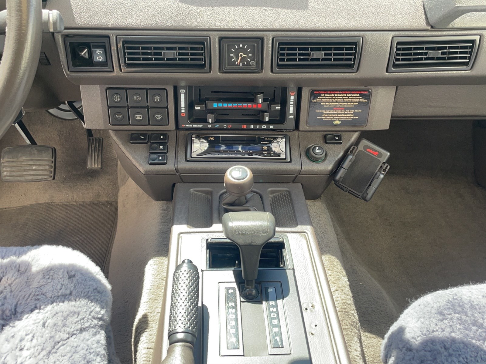 LAND ROVER Range Rover 3.9 Vogue ABS-image-7