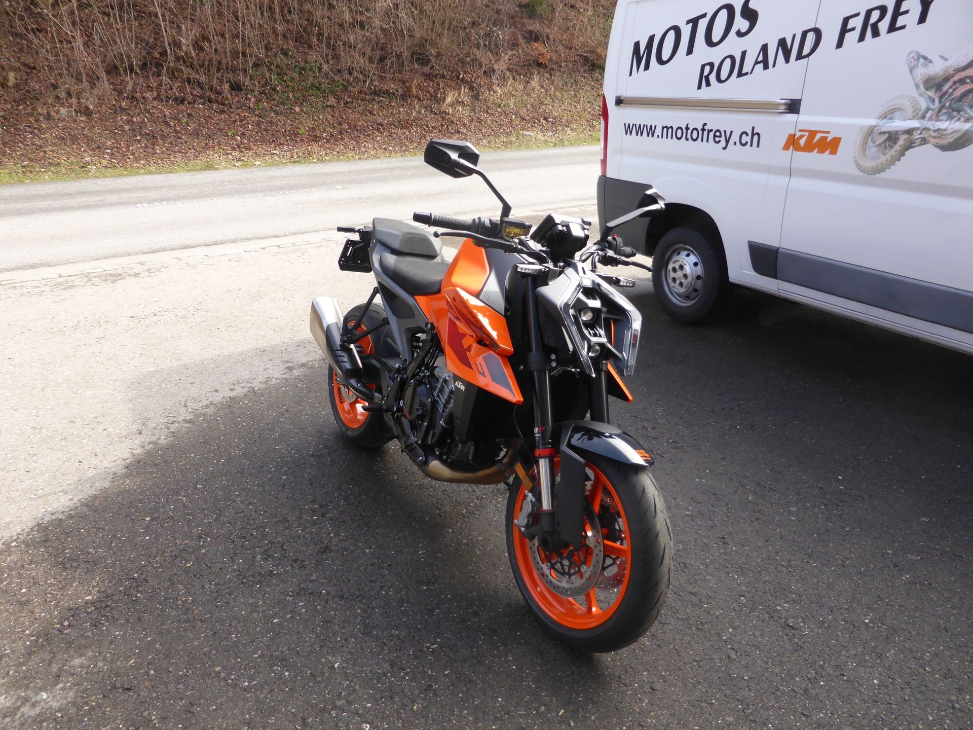 KTM 990 Duke-image-3