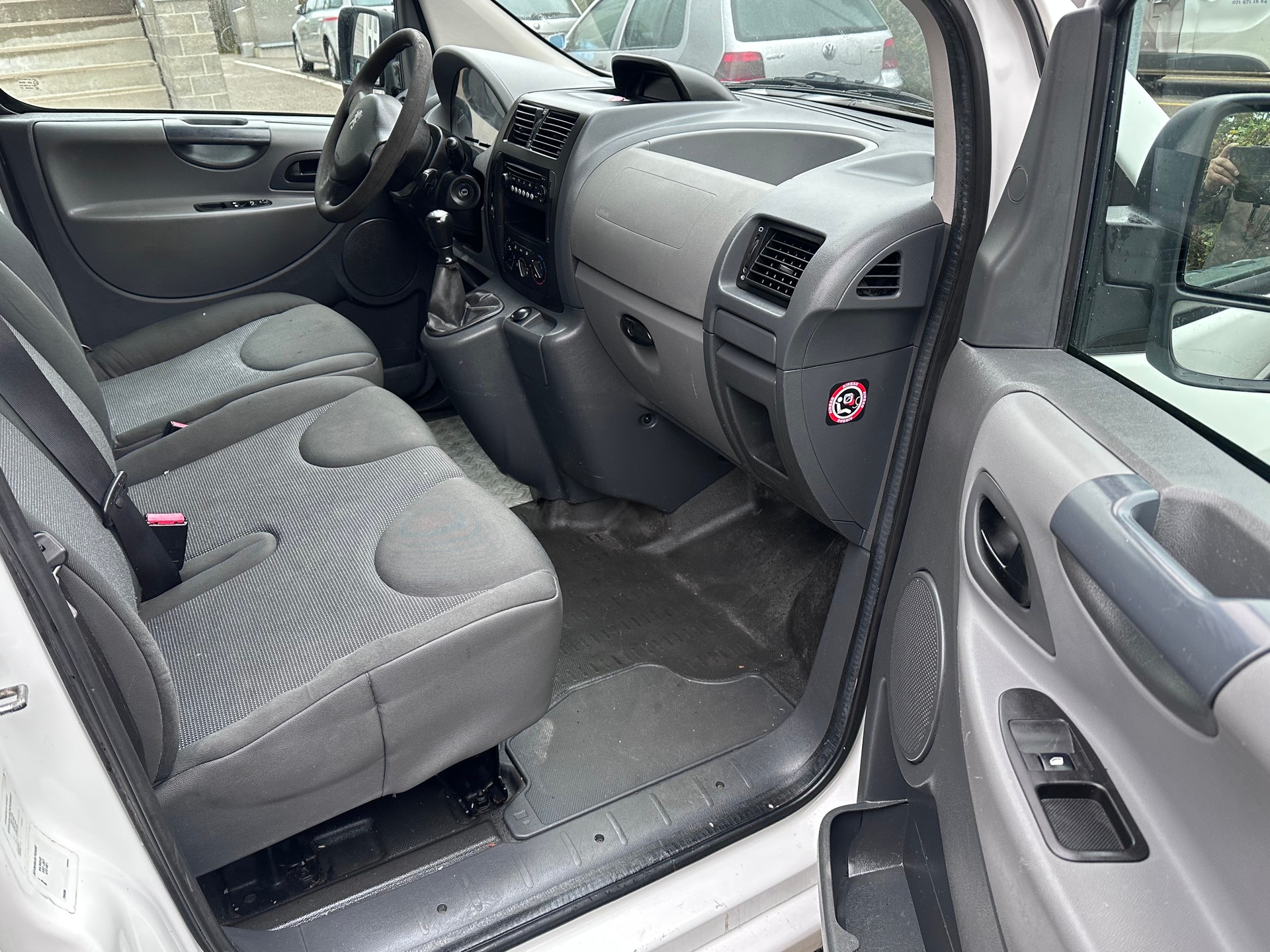 PEUGEOT Expert 2.0i 16V 227 L1H1-image-7