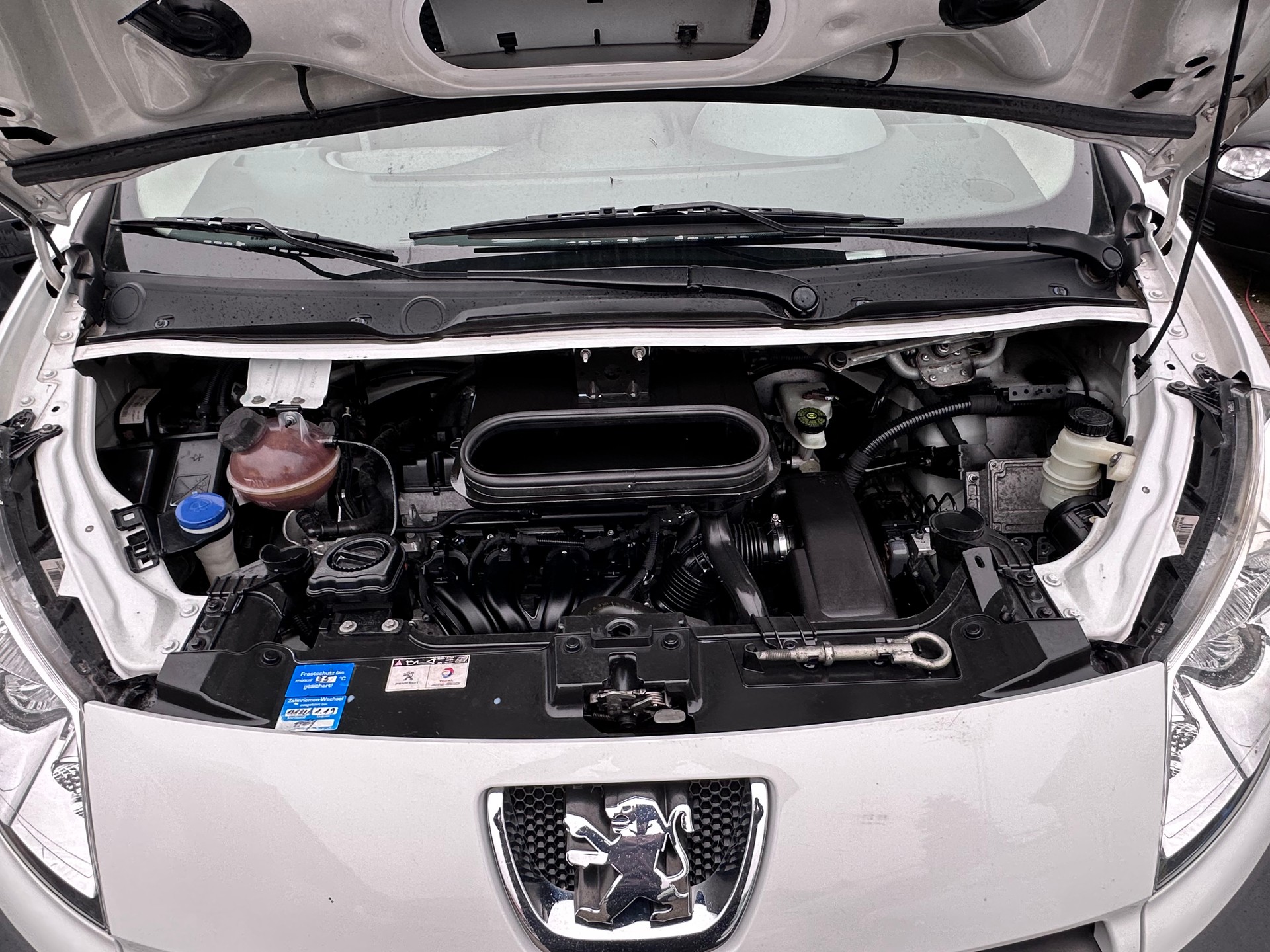 PEUGEOT Expert 2.0i 16V 227 L1H1-image-14