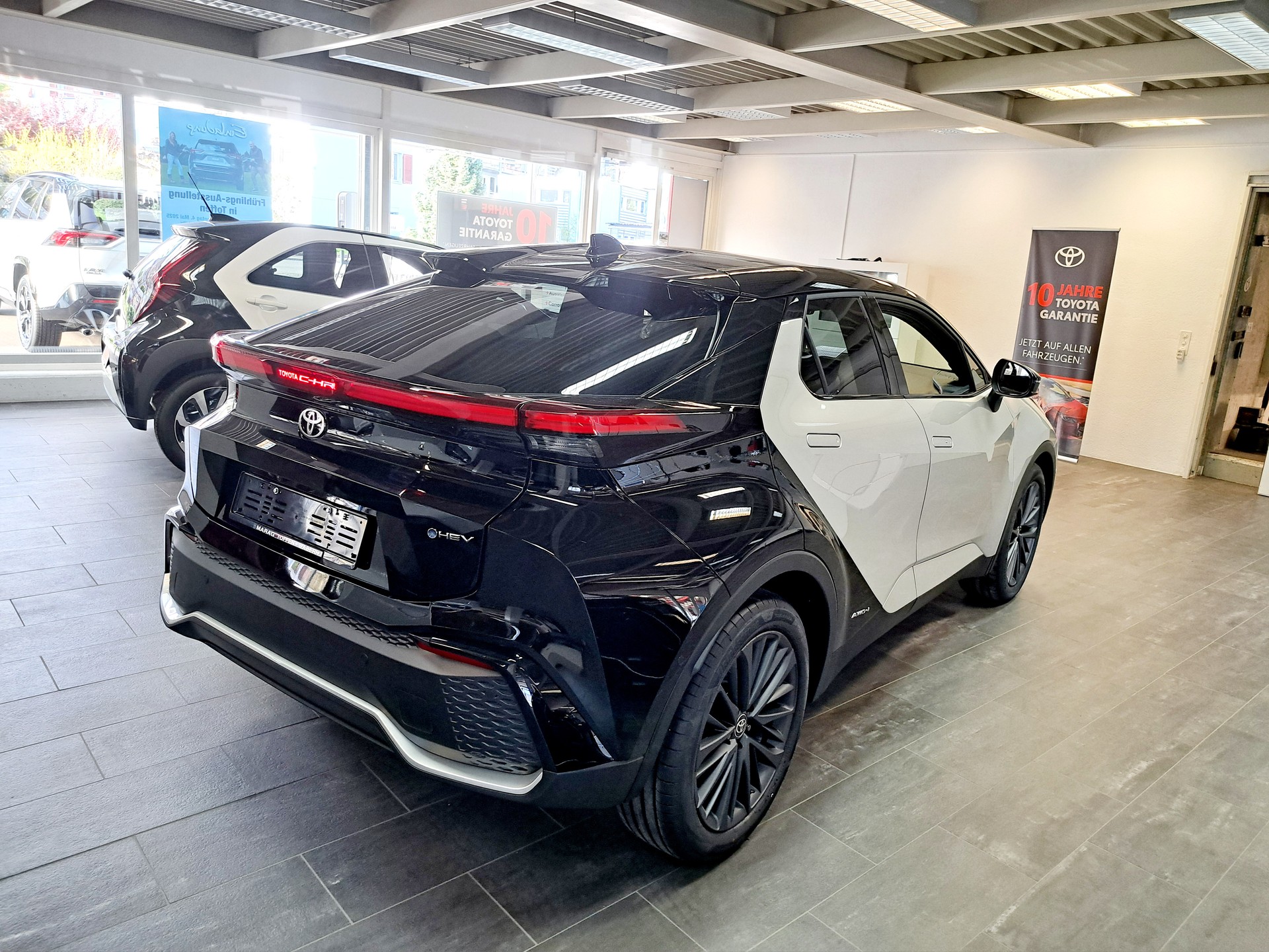 TOYOTA C-HR 2.0 HSD CVT Style Premiere 4WD-image-7