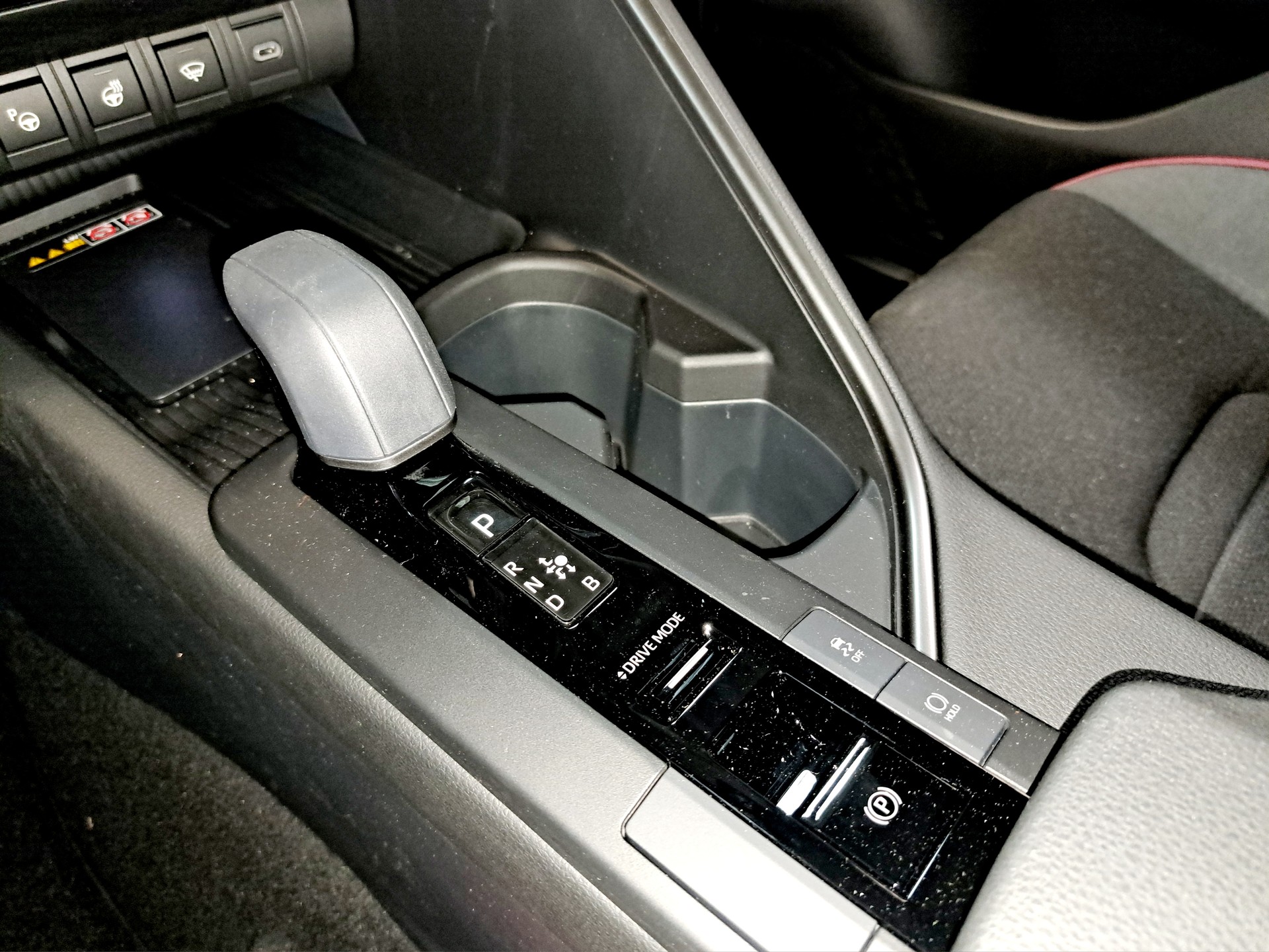 TOYOTA C-HR 2.0 HSD CVT Style Premiere 4WD-image-14