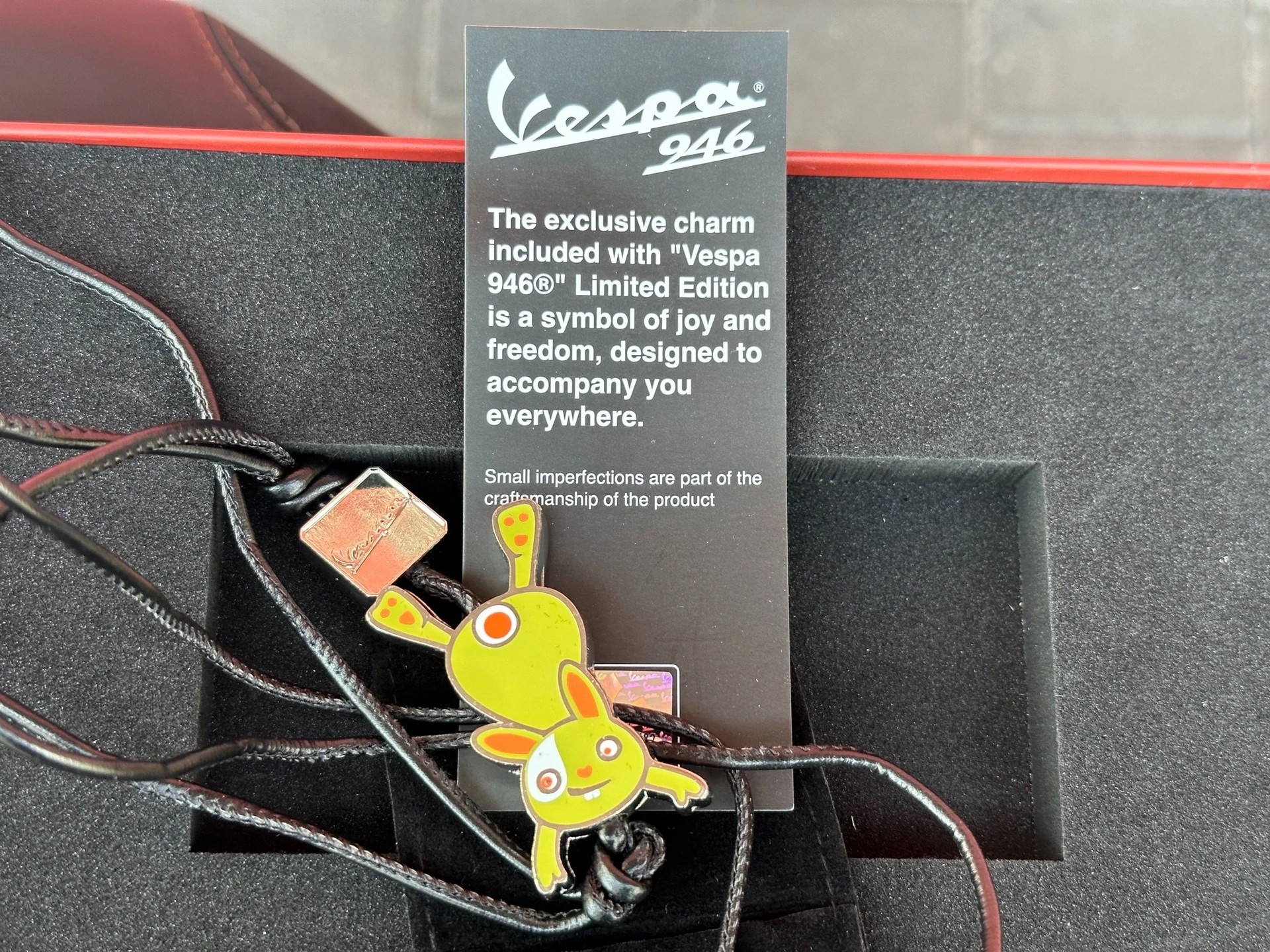 PIAGGIO Vespa 946 125 "BUNNY" 10° Anniversario-image-5