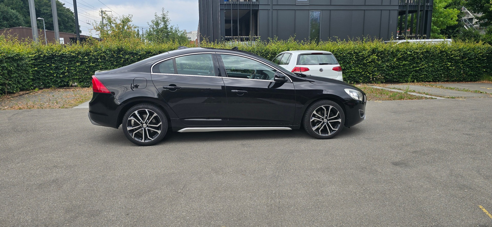 VOLVO S60 D3 Summum Geartronic Frisch MFK geprüft-image-1