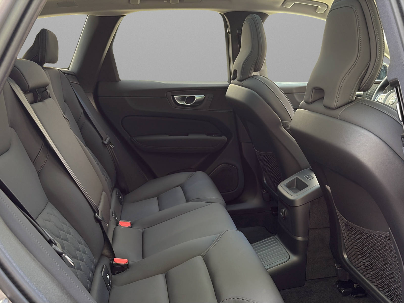 VOLVO XC60 T6 eAWD PluginHybrid Ultra Dark Geartronic-image-10