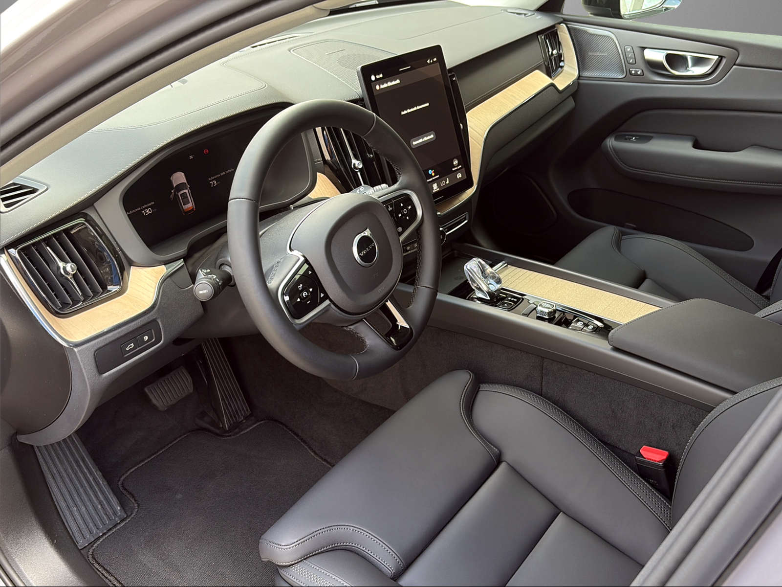 VOLVO XC60 T6 eAWD PluginHybrid Ultra Dark Geartronic-image-7