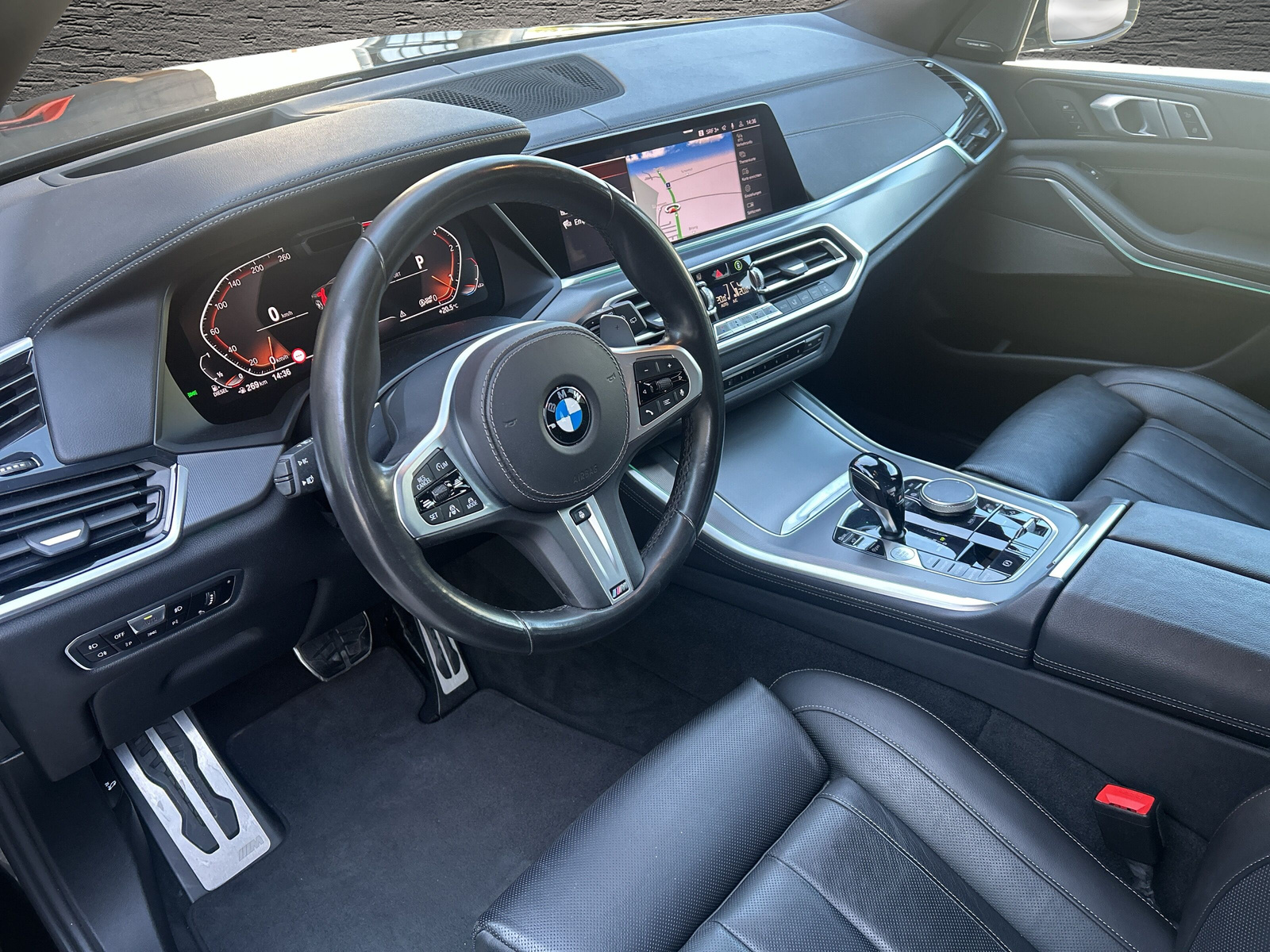 BMW X5 xDrive 30d Steptronic M-Sport*Soft Close*22Zoll Alufelgen*AHK 3.5 Tonnen*7Sitzplätze*Luftfahrwerk*Harmon Kardon Sound*-image-7