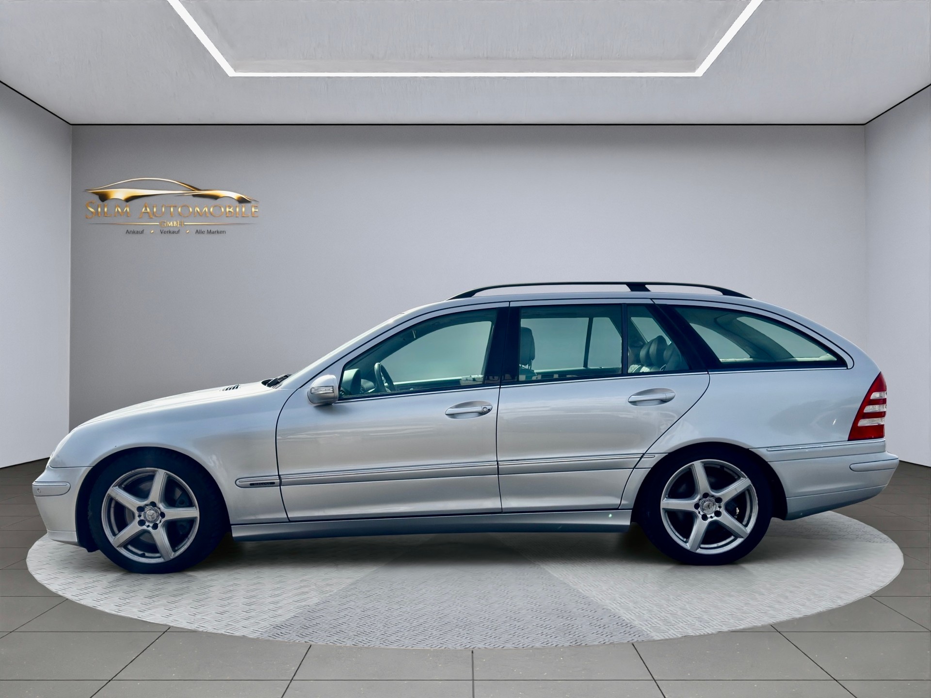 MERCEDES-BENZ C 320 CDI Elegance AMG Sport Edition-showroom-element-3