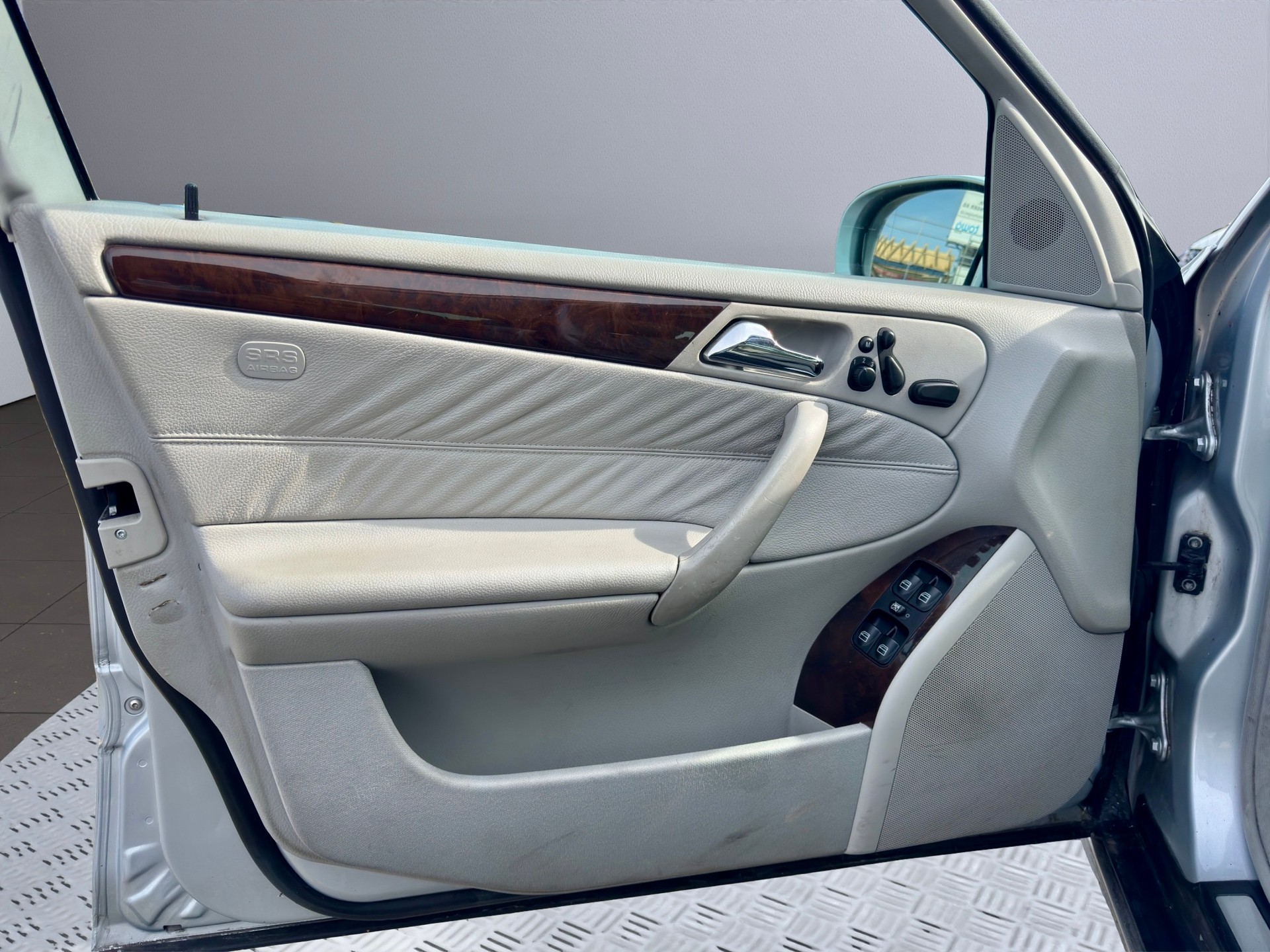 MERCEDES-BENZ C 320 CDI Elegance AMG Sport Edition-image-15