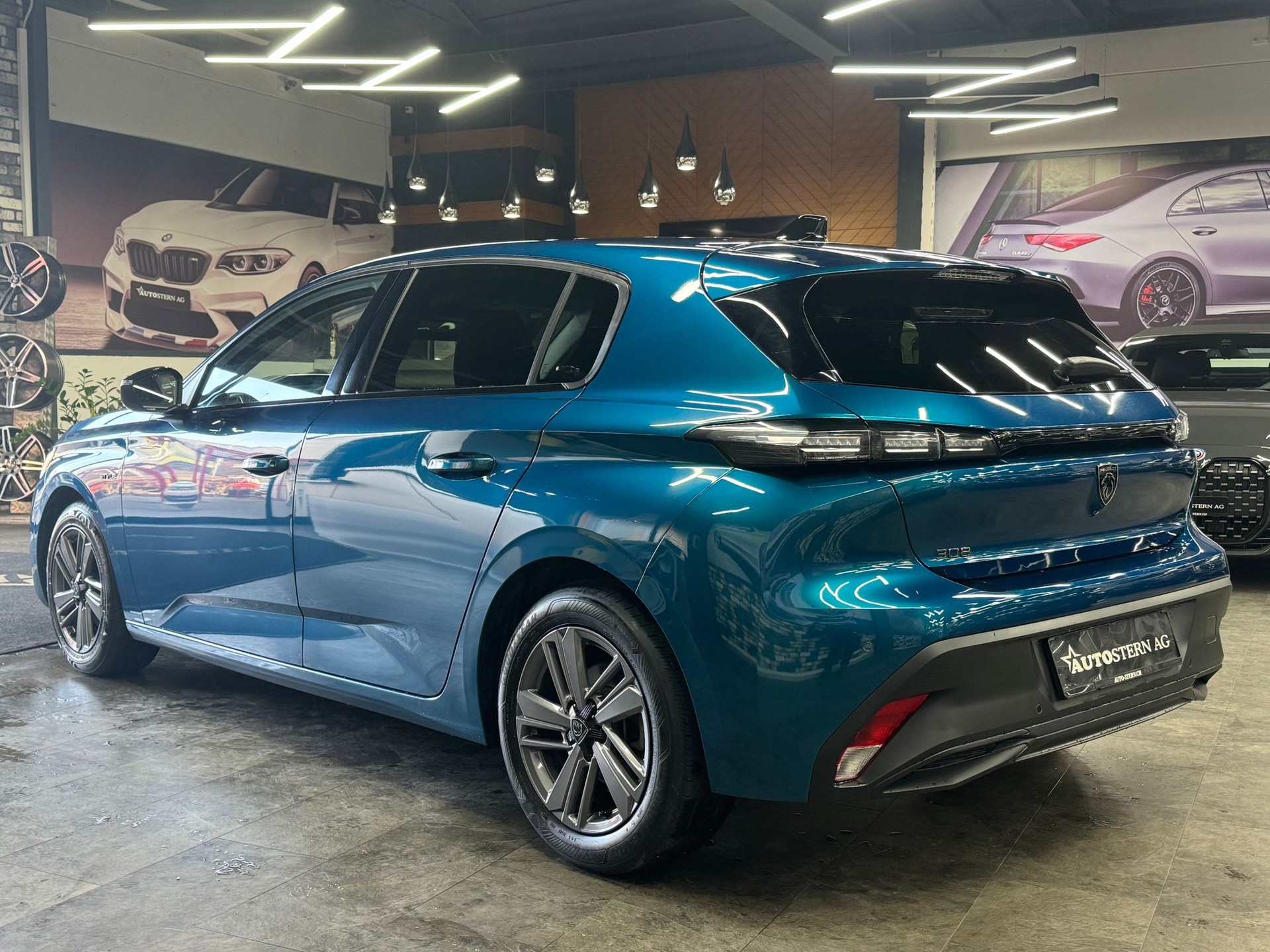 PEUGEOT 308 1.2i Style EAT8-image-4
