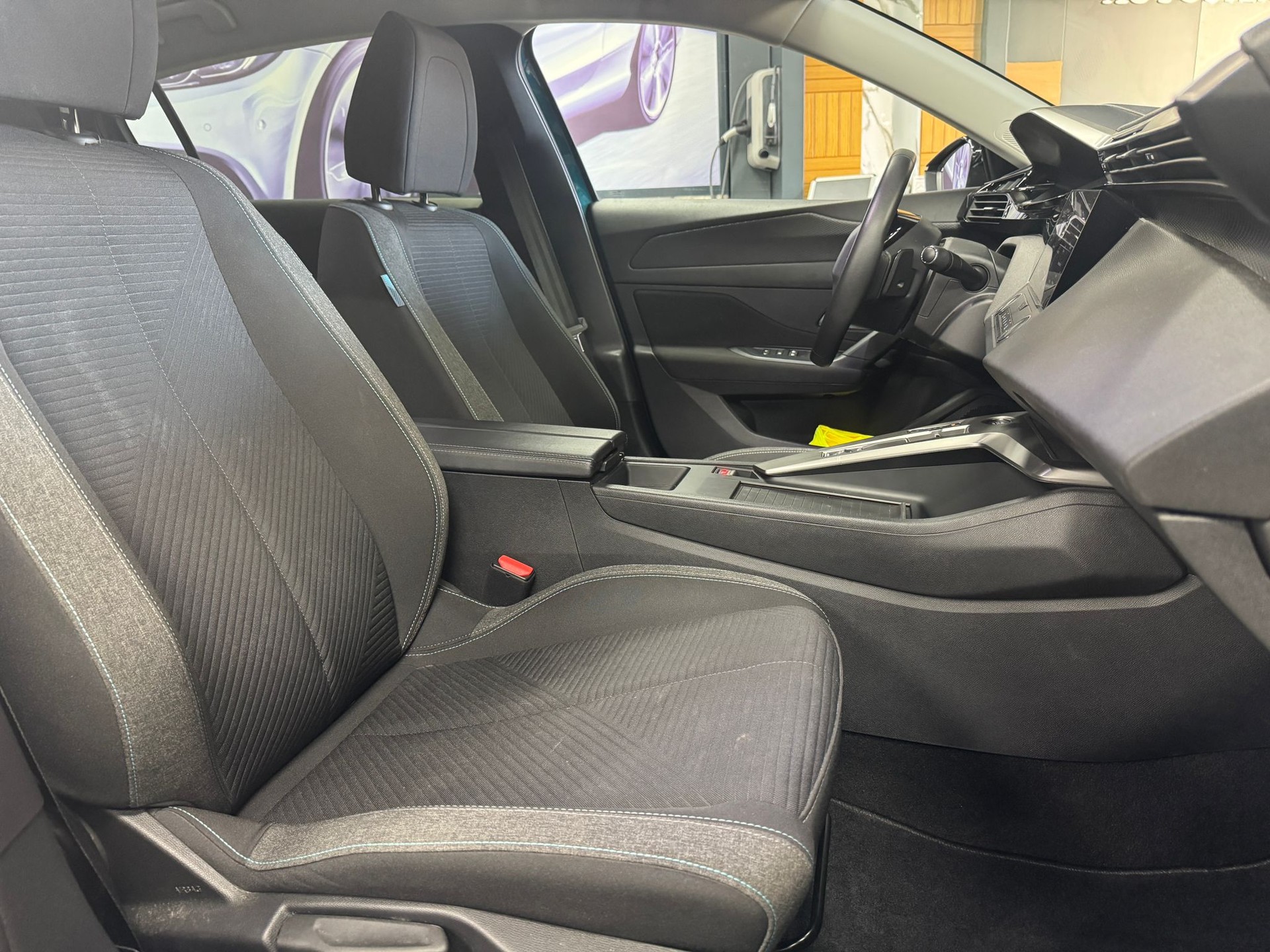 PEUGEOT 308 1.2i Style EAT8-image-12