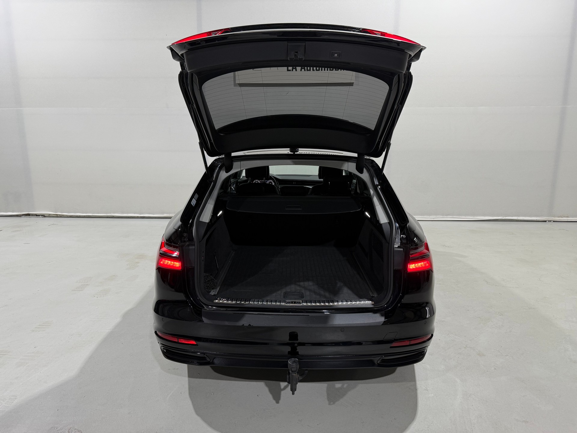 AUDI A6 Avant 40 TDI Sport S-tronic-image-10