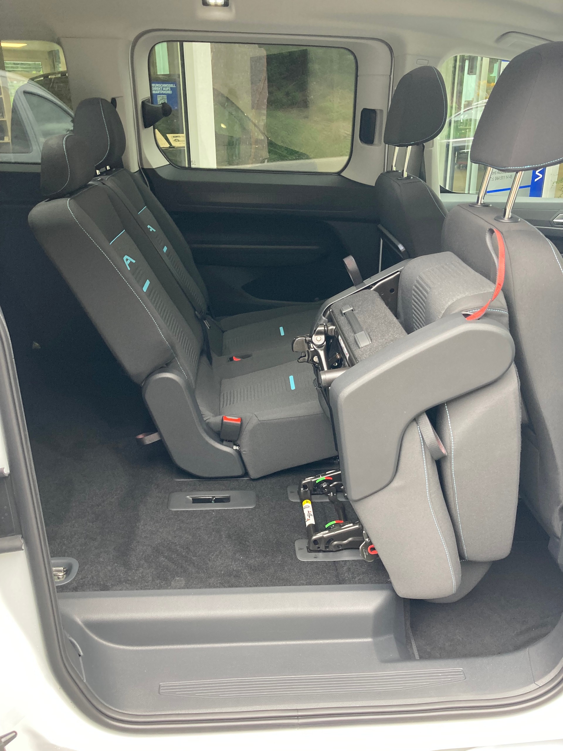 FORD Grand Tourneo Connect 2.0 EcoBlue AWD Active-image-17