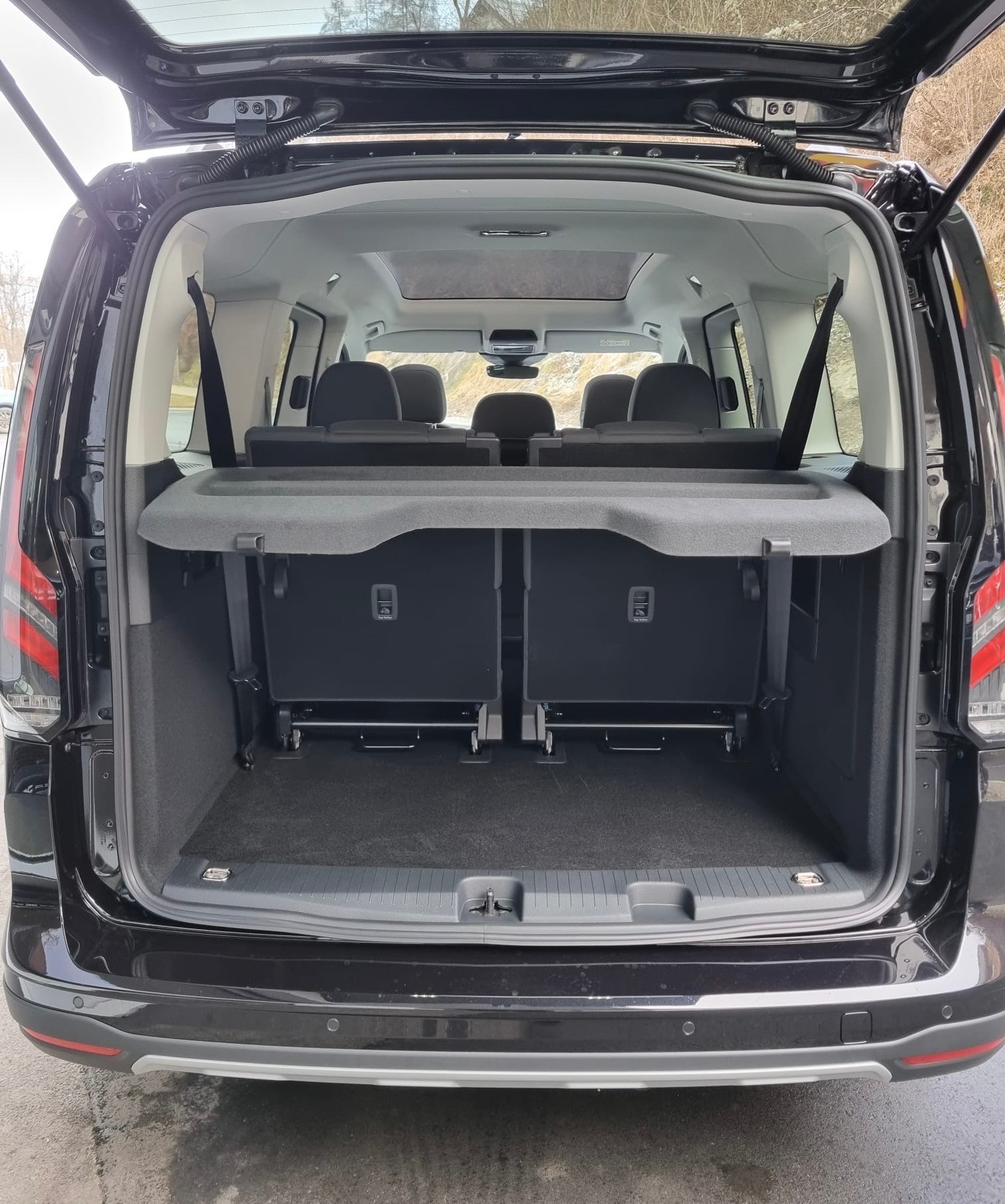 FORD Grand Tourneo Connect 2.0 EcoBlue AWD Active-image-12