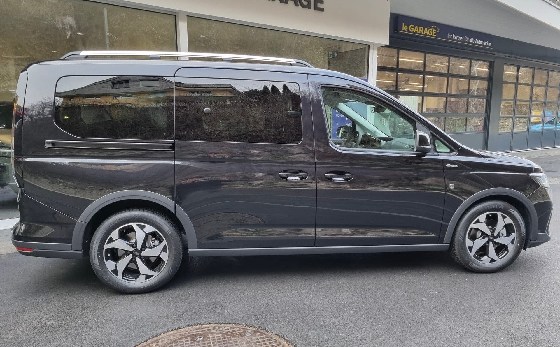 FORD Grand Tourneo Connect 2.0 EcoBlue AWD Active-image-5