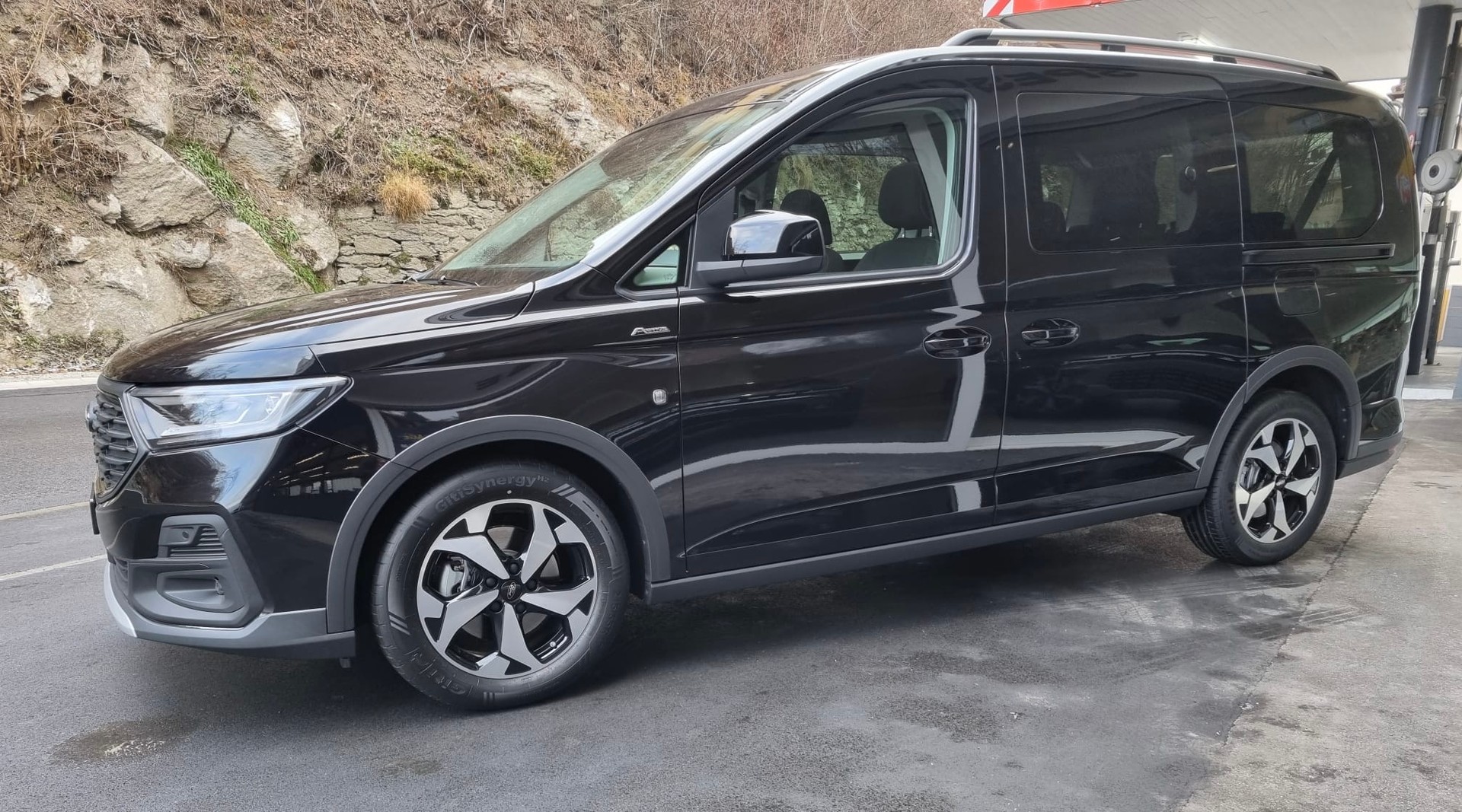 FORD Grand Tourneo Connect 2.0 EcoBlue AWD Active-image-4