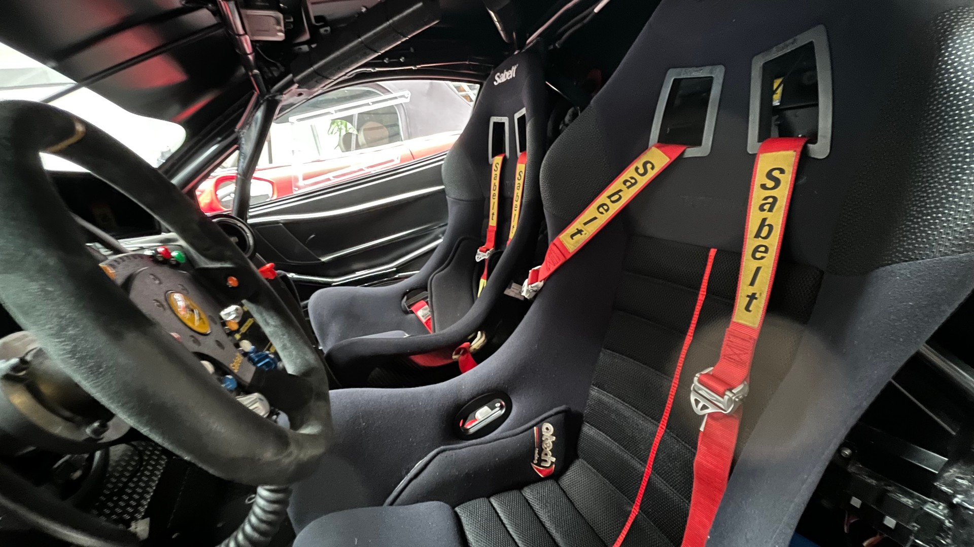 FERRARI 488 Challenge-image-6