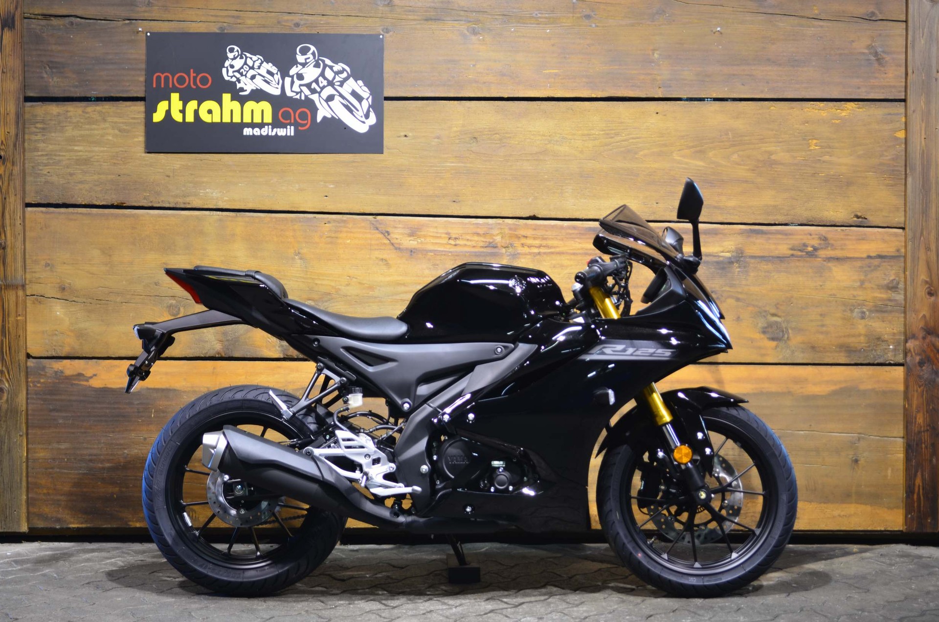 YAMAHA R125 ABS-image-1