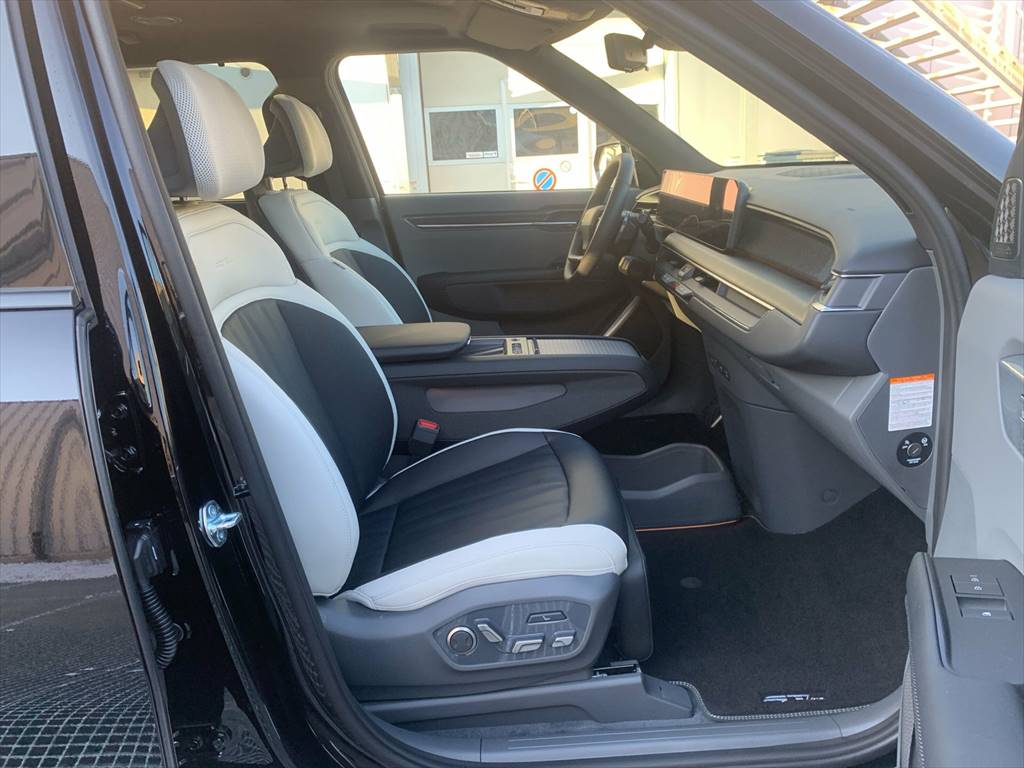 KIA EV9 99.8 kWh GT-Line 4x4-image-6