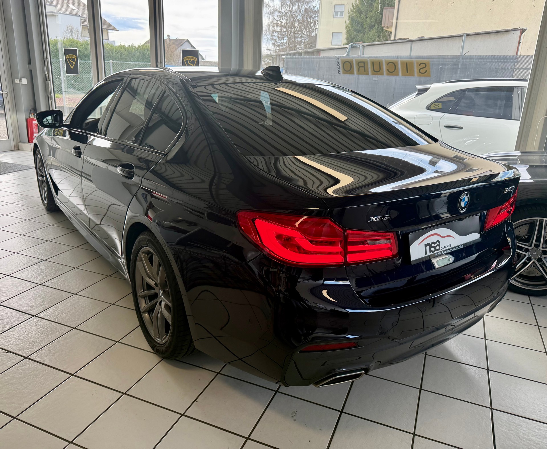 BMW 540i xDrive Steptronic M Sport-image-6
